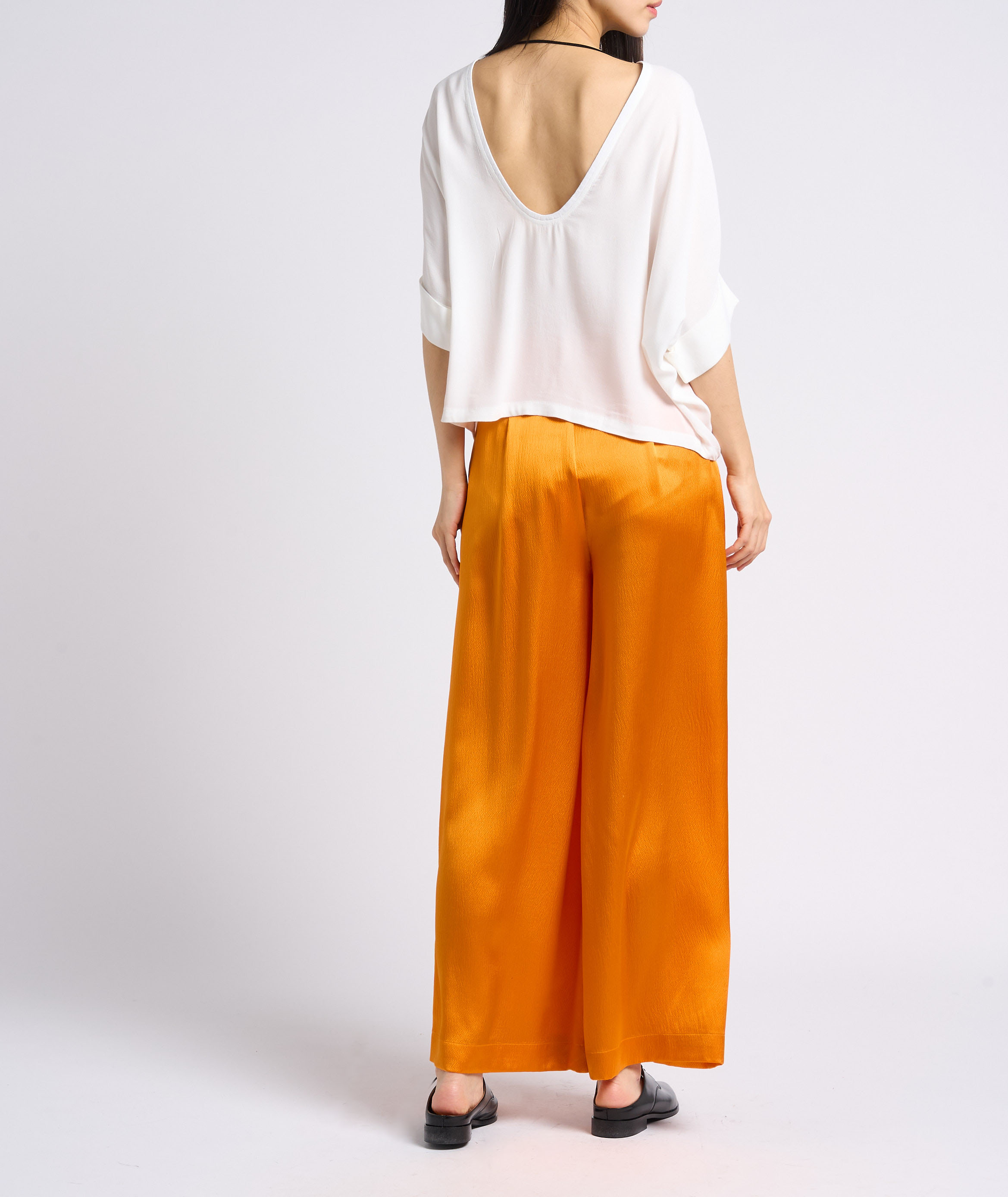 Pantalón ancho de seda con cinturón talle alto KARMA KOMA Naranja