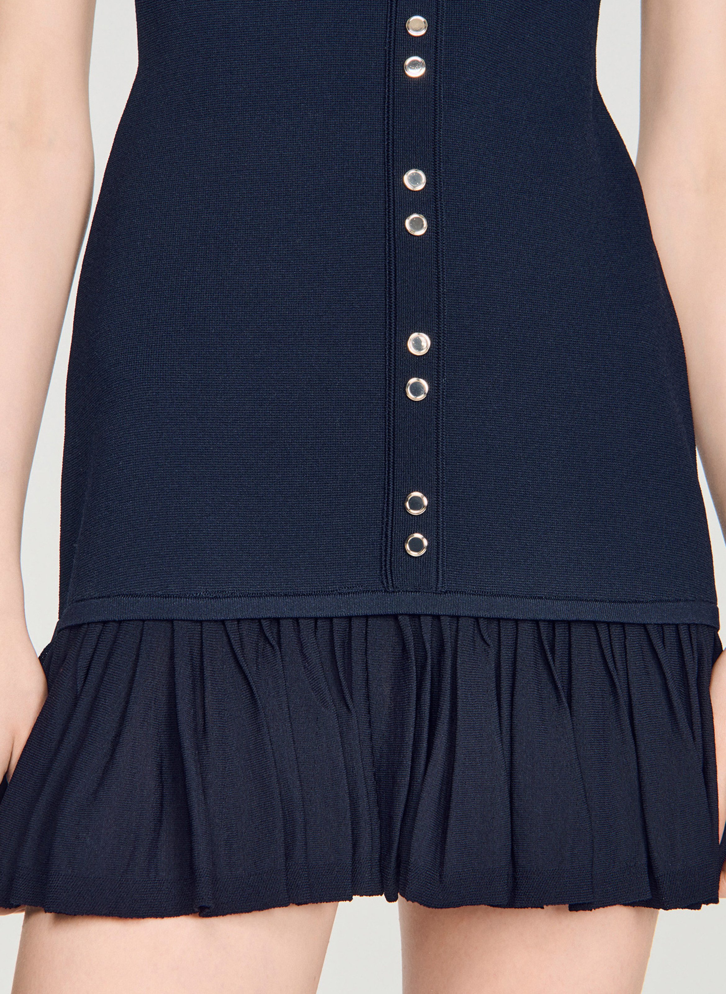 Robe courte ajustée col rond SANDRO Blauw