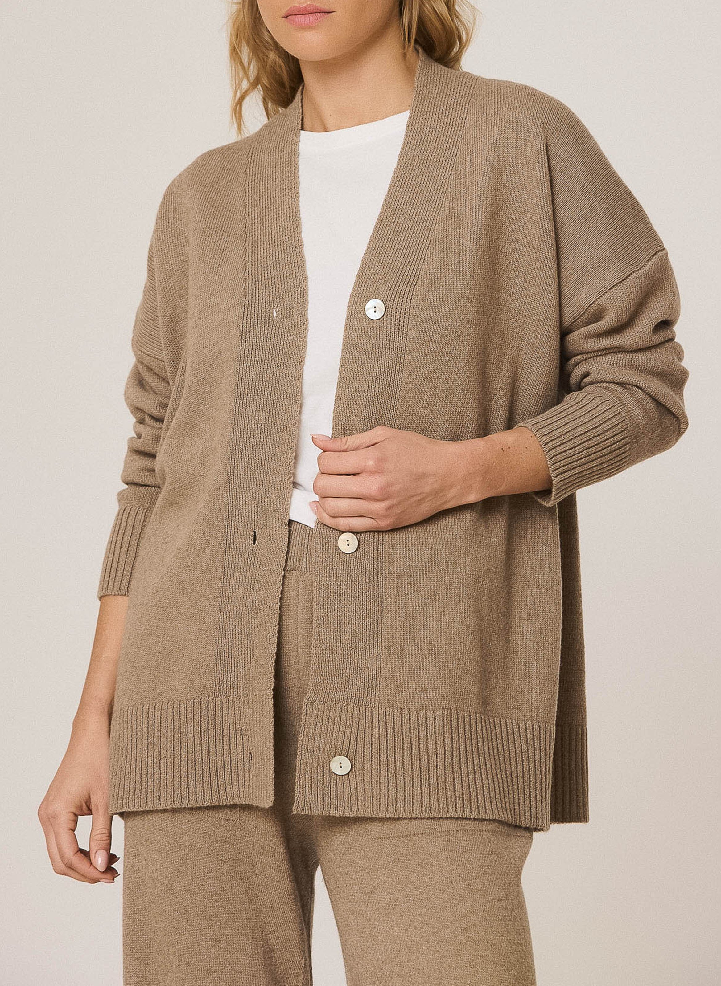 Straight V-neck vest INDI & COLD Grey