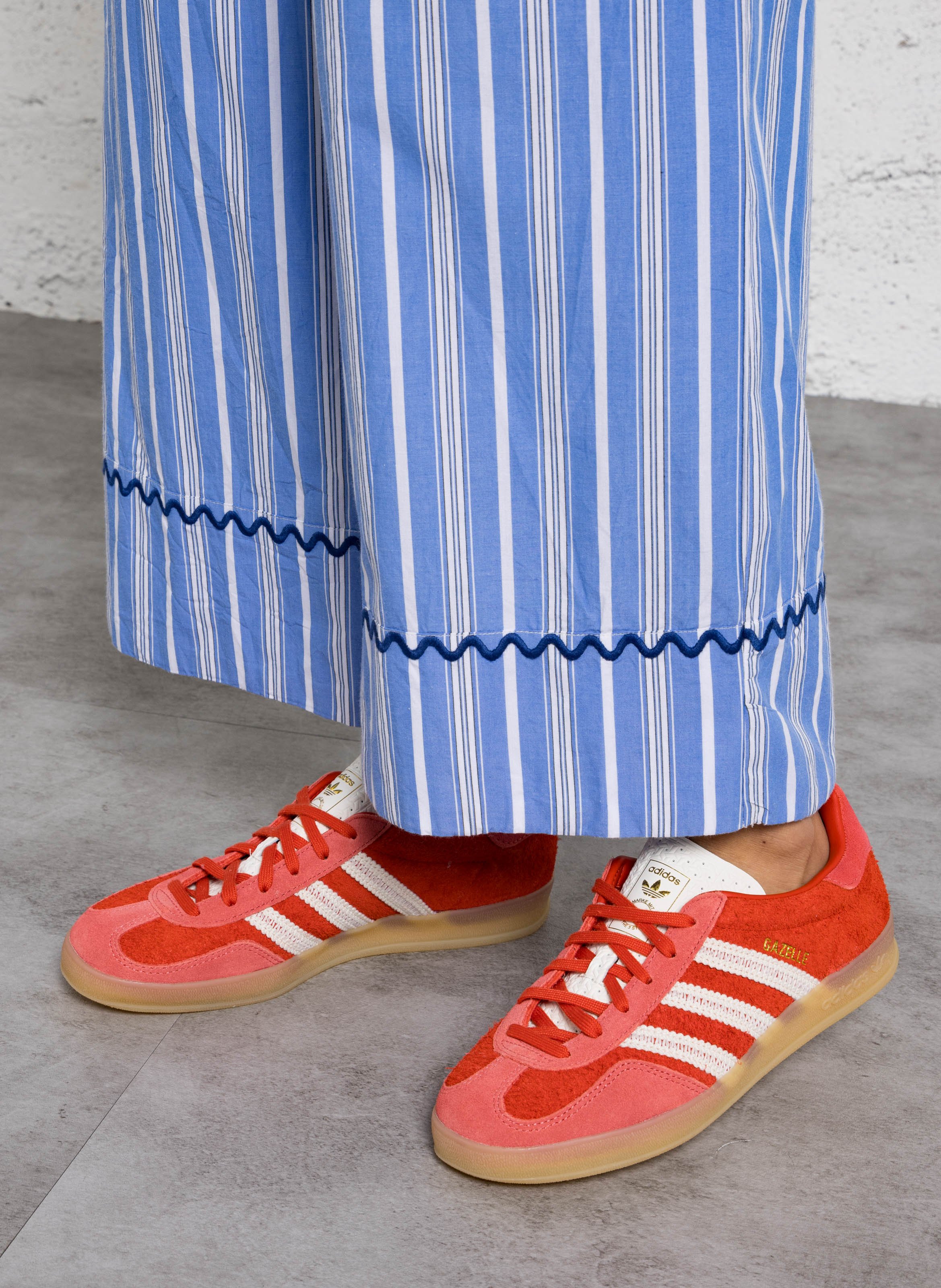 Low-top sneakers ADIDAS Red