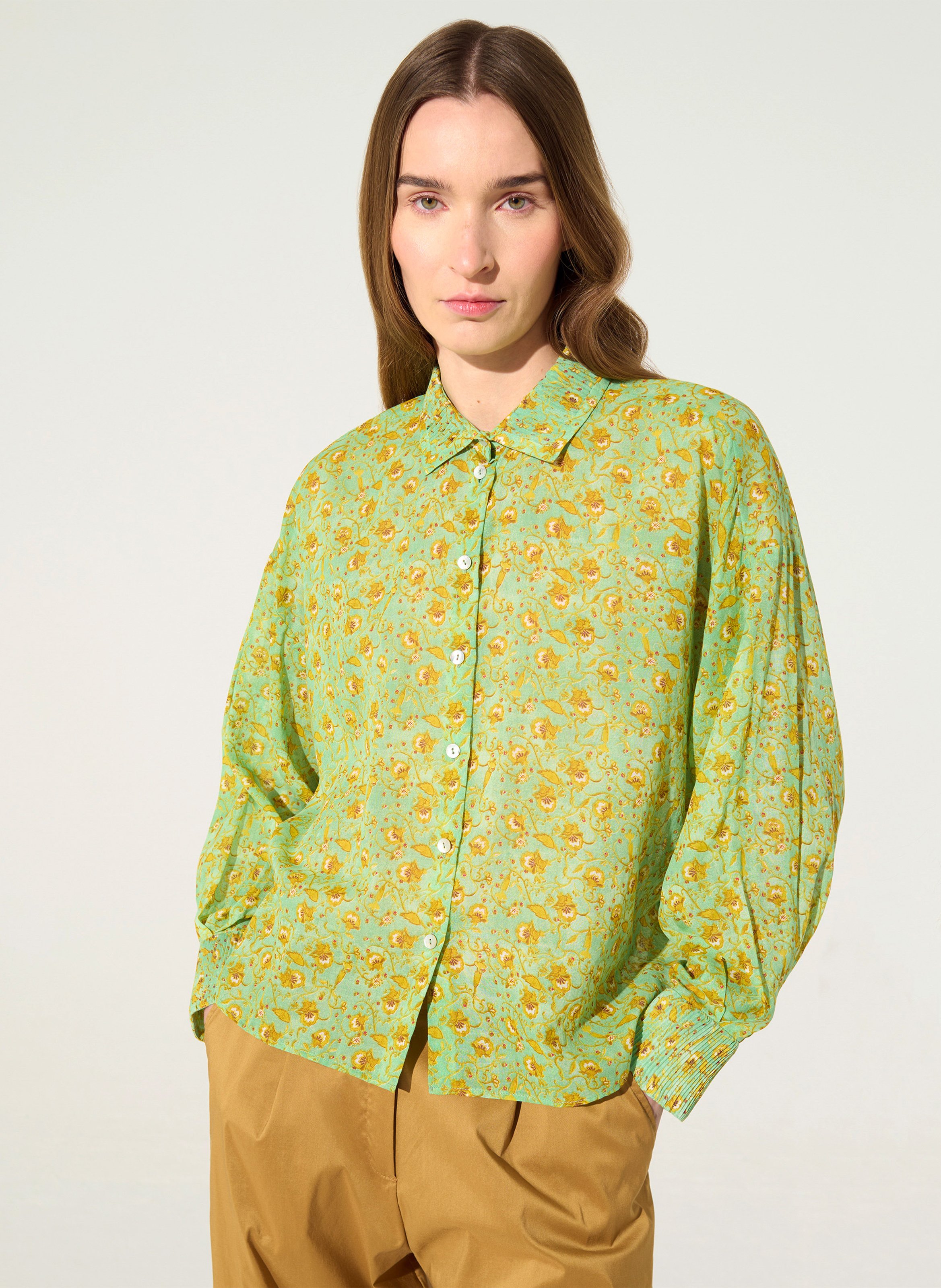 Camisa estampada con cuello clásico COTELAC Verde