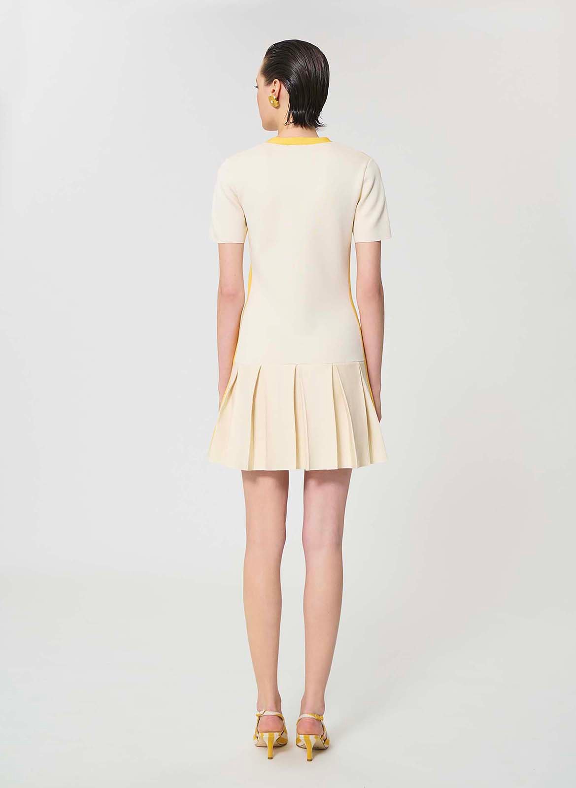 Robe courte plissée manches courtes  TARA JARMON Beige