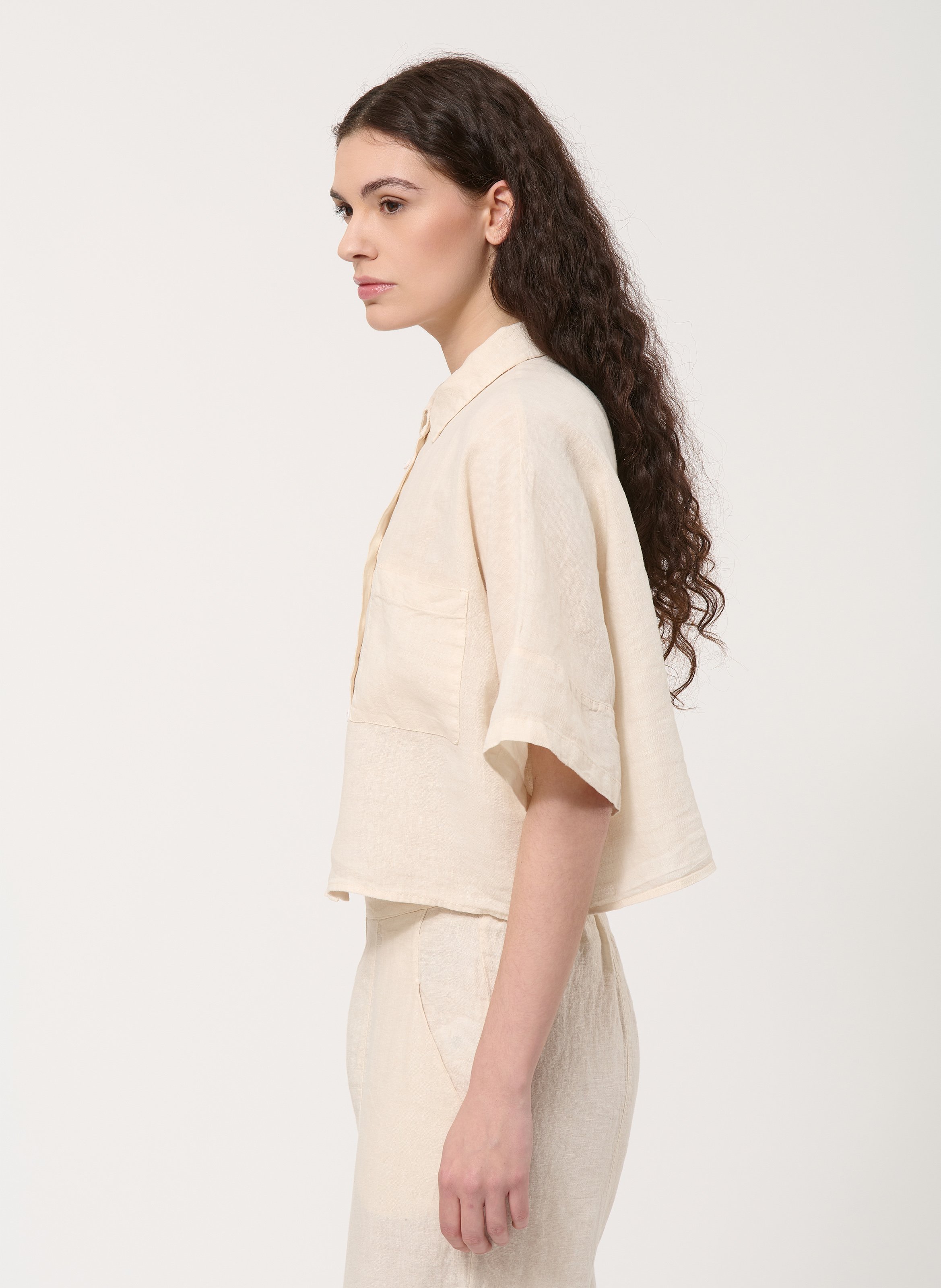 Oversized Boxy Shirt with Classic Collar in Linen HUMILITY Beige