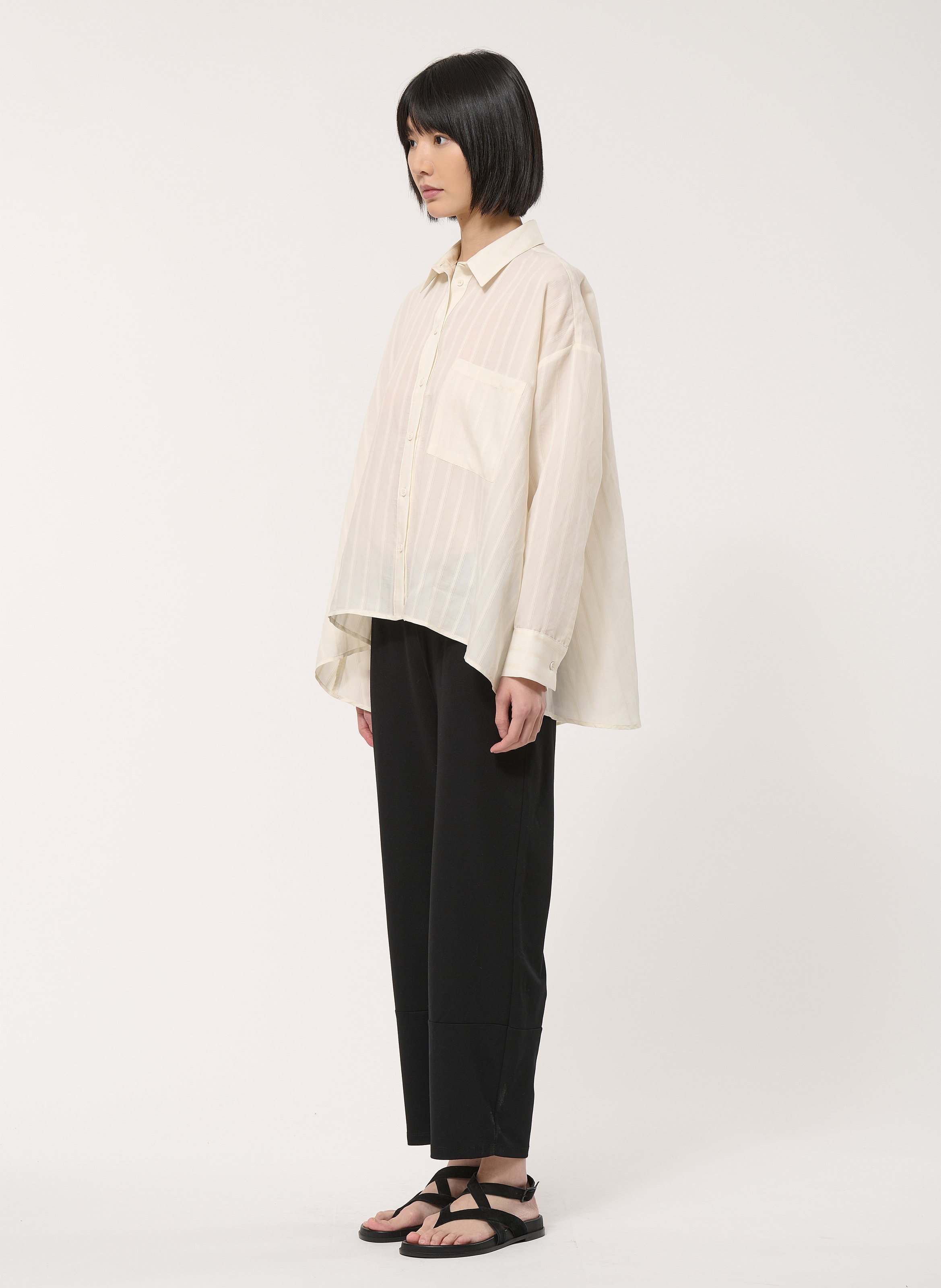 Gerade geschnittene Hose HUMILITY Schwarz