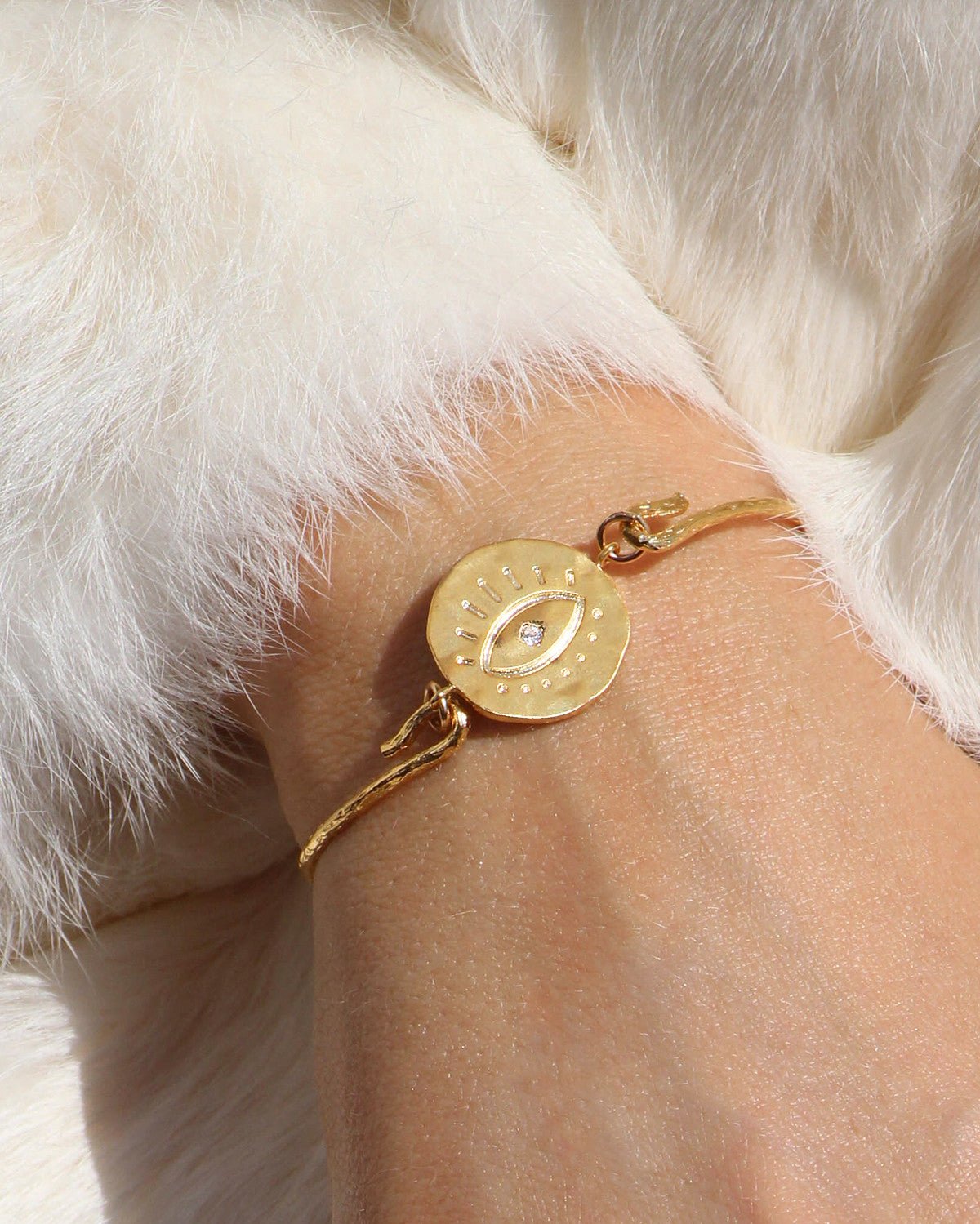 Gold-plated bangle NILAI Golden