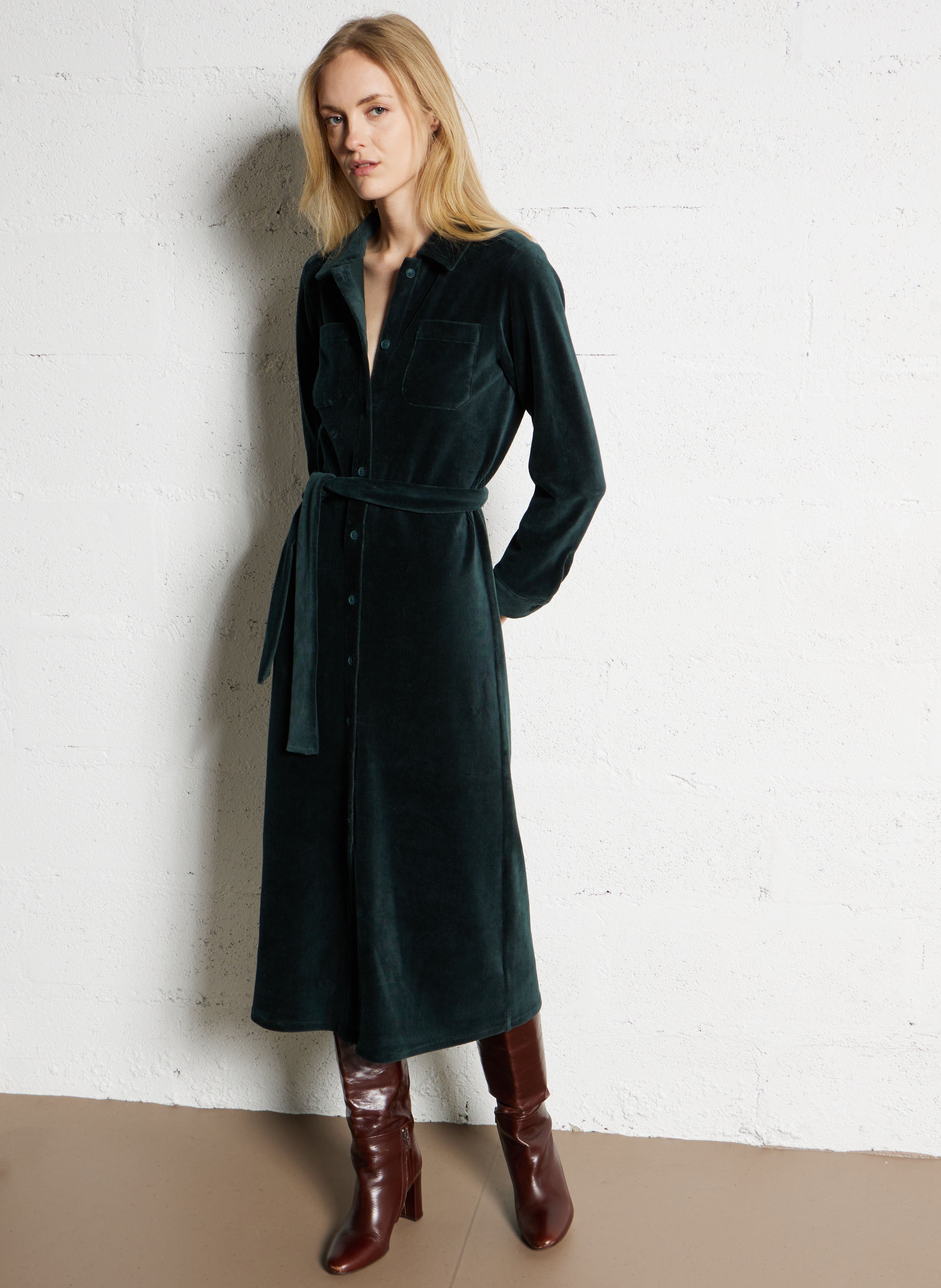 Robe midi ceinturée en velours côtelé NICE THINGS Vert