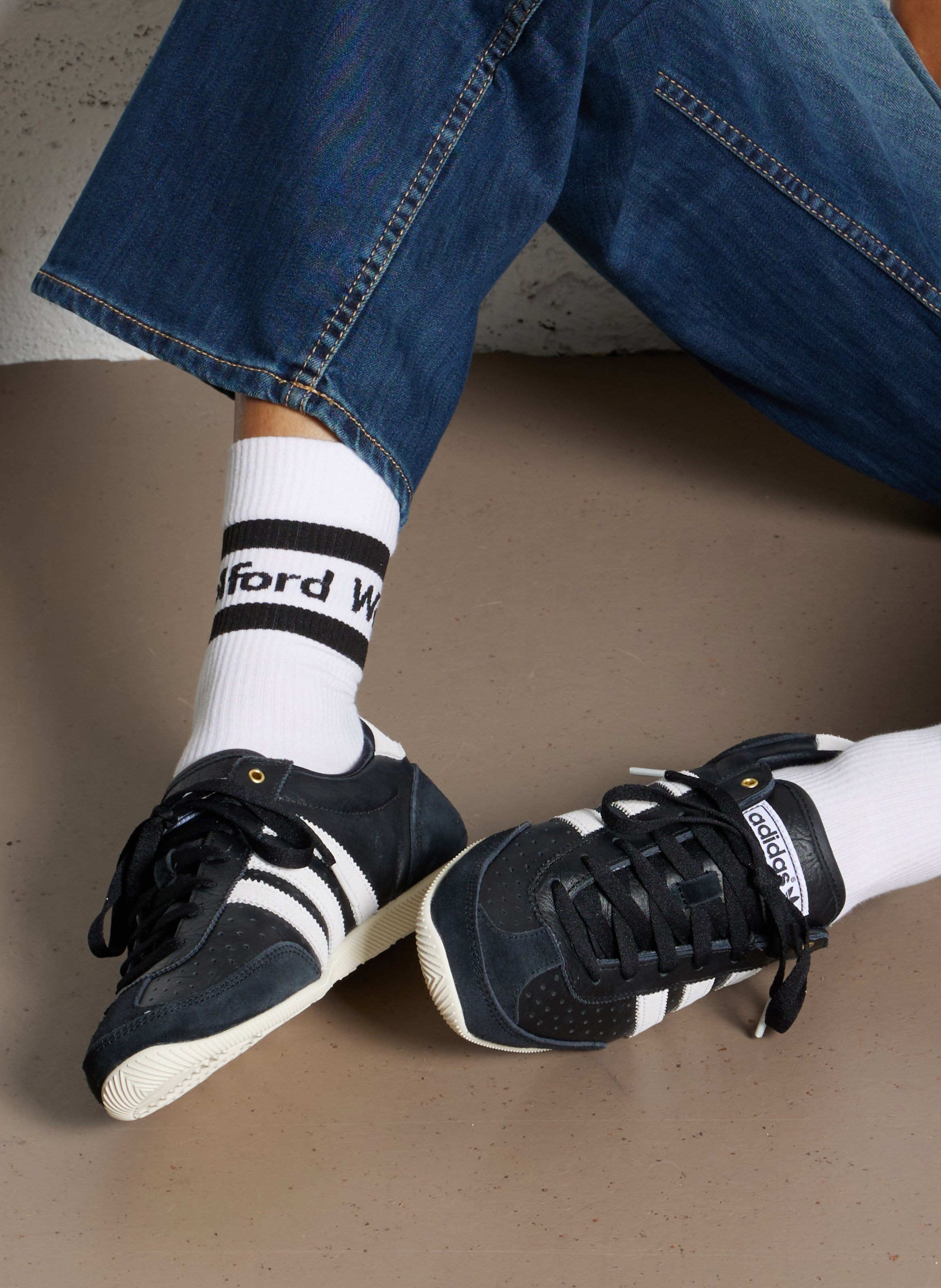 Baskets basses en cuir ADIDAS Noir