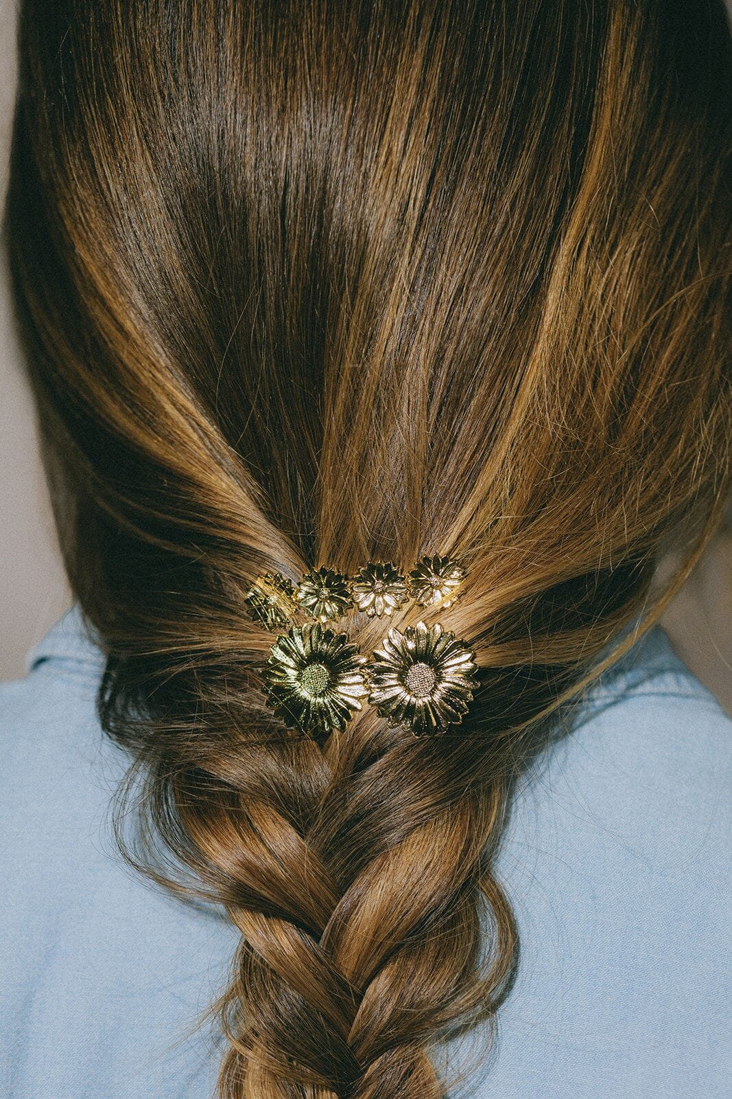 Mini gold flower hair clip in gold-plated brass Golden