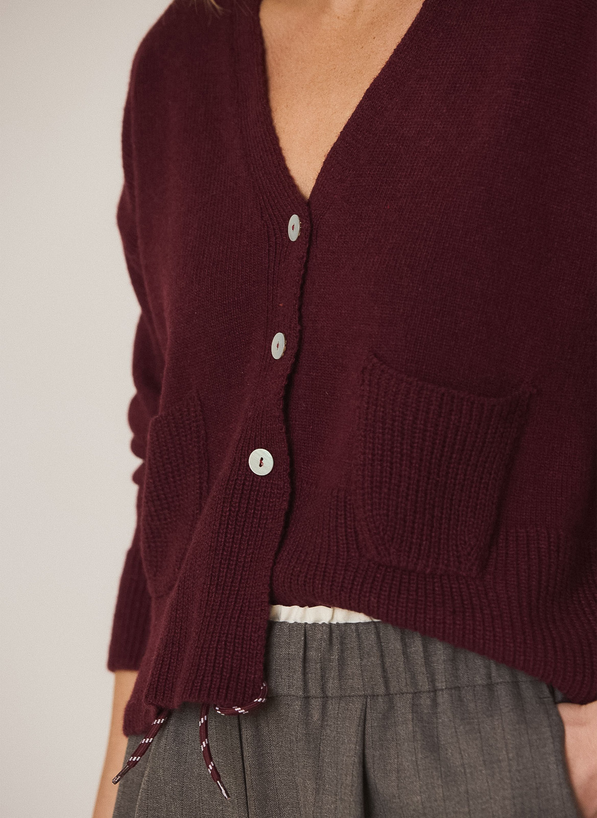 Oversized V-neck vest INDI & COLD