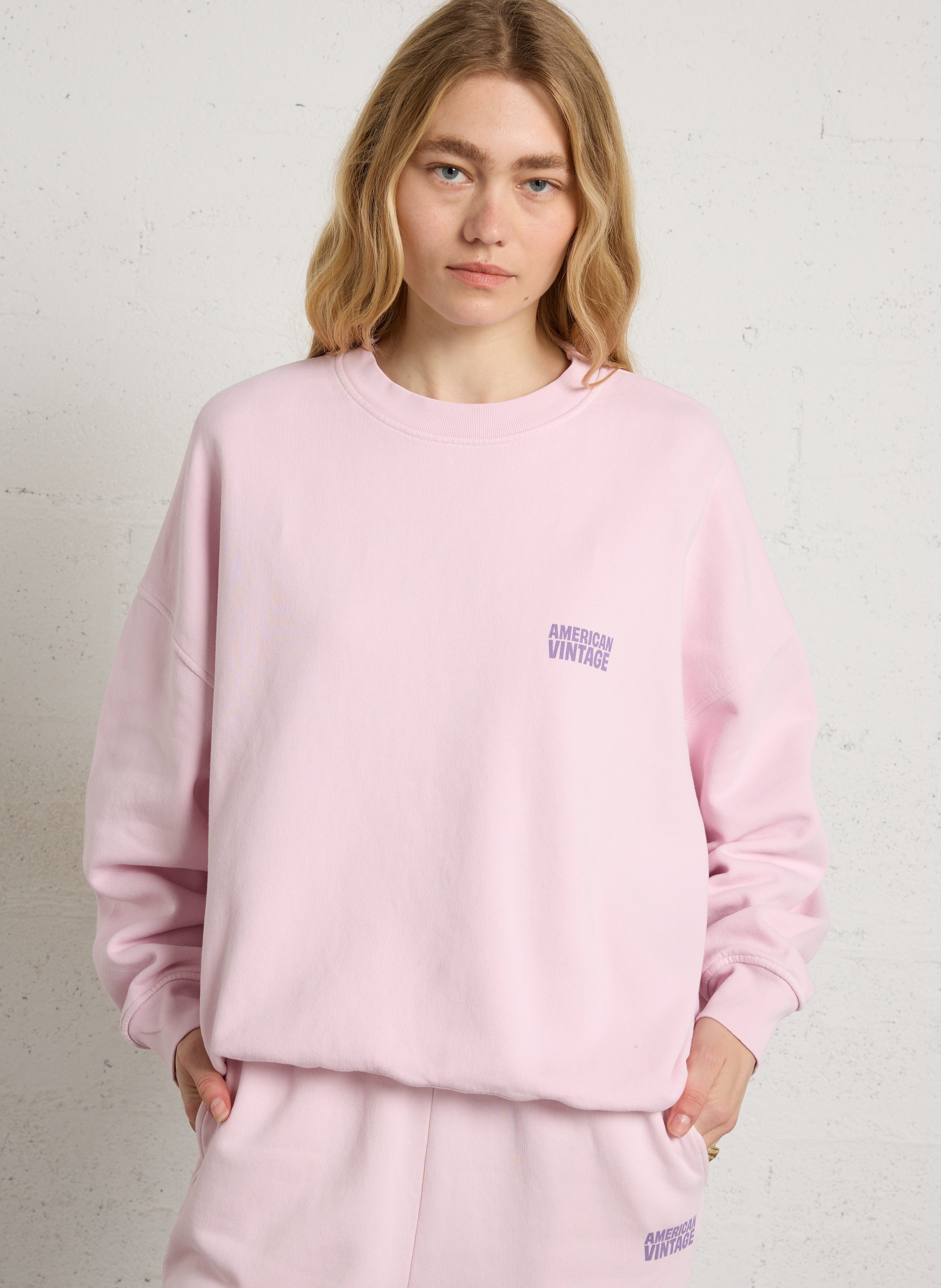 Wijde sweater van katoen met ronde hals en zeefdruk AMERICAN VINTAGE Roze