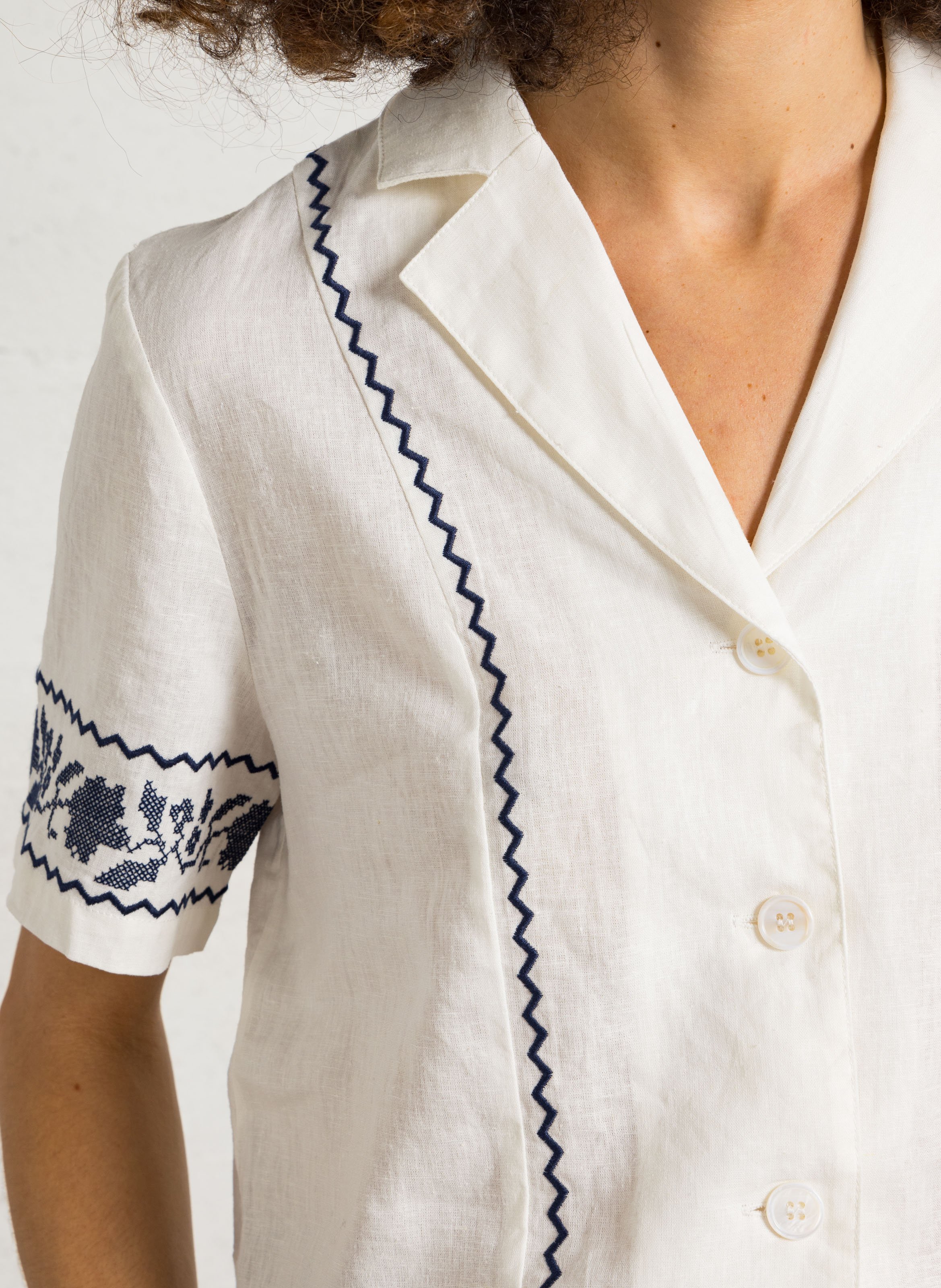 Top droit col tailleur en lin mélangé THE KORNER Blanc