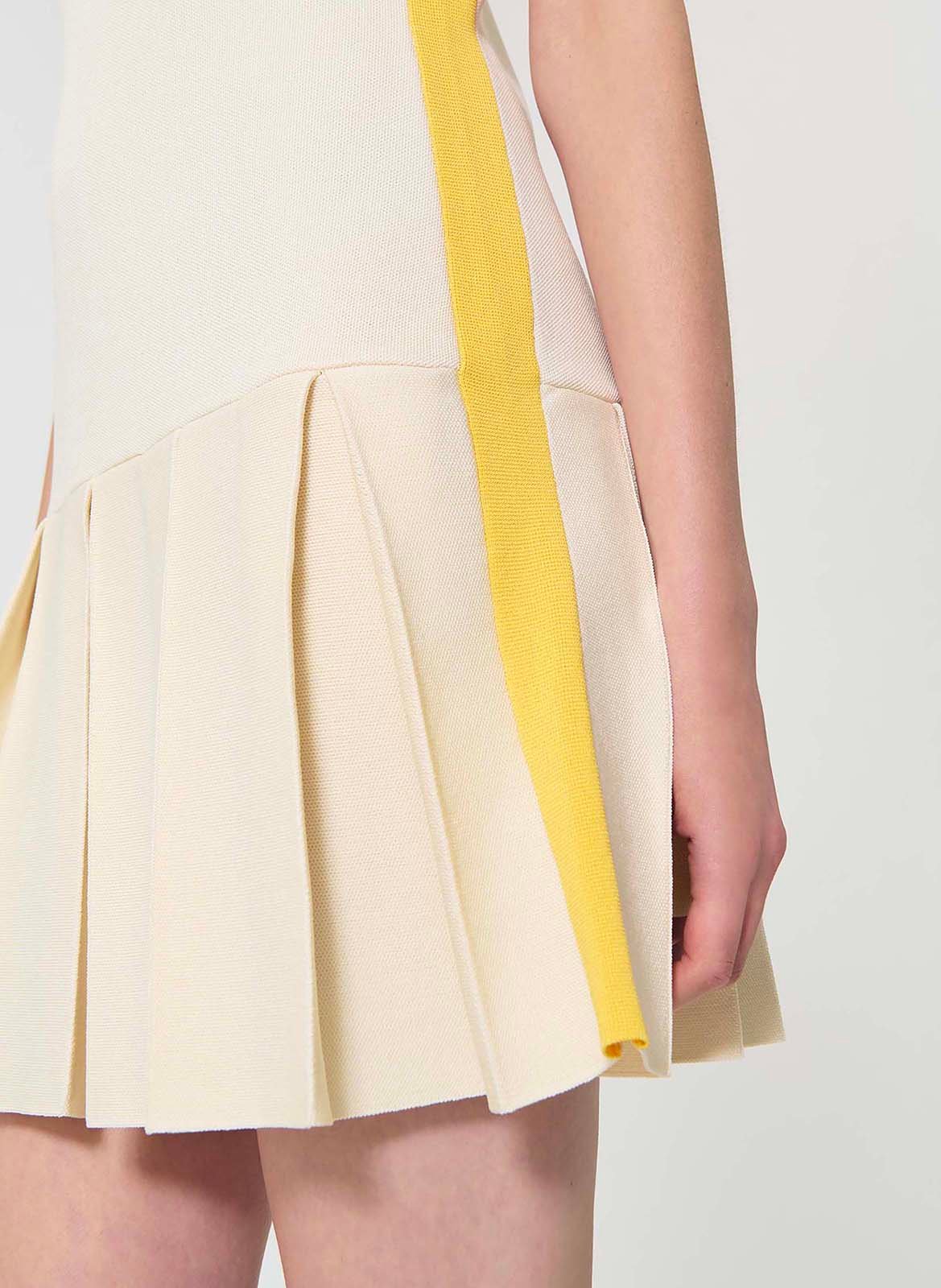 Robe courte plissée manches courtes  TARA JARMON Beige