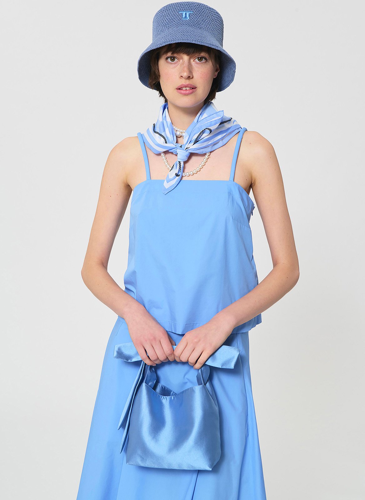 Sac à main uni avec nœud en satin TARA JARMON Bleu