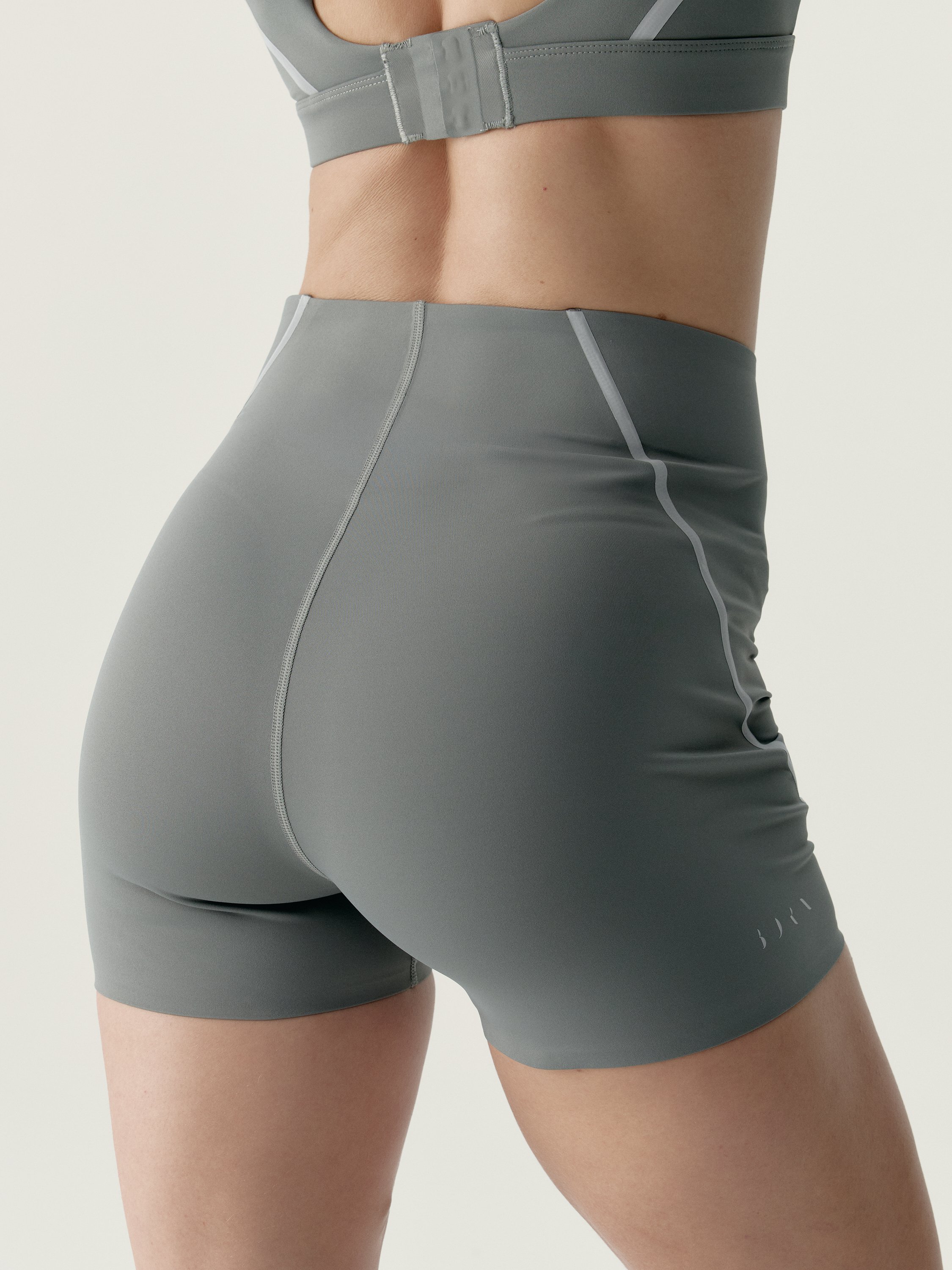 Tight-fitting performance sports shorts LUNA RUN BORN Green