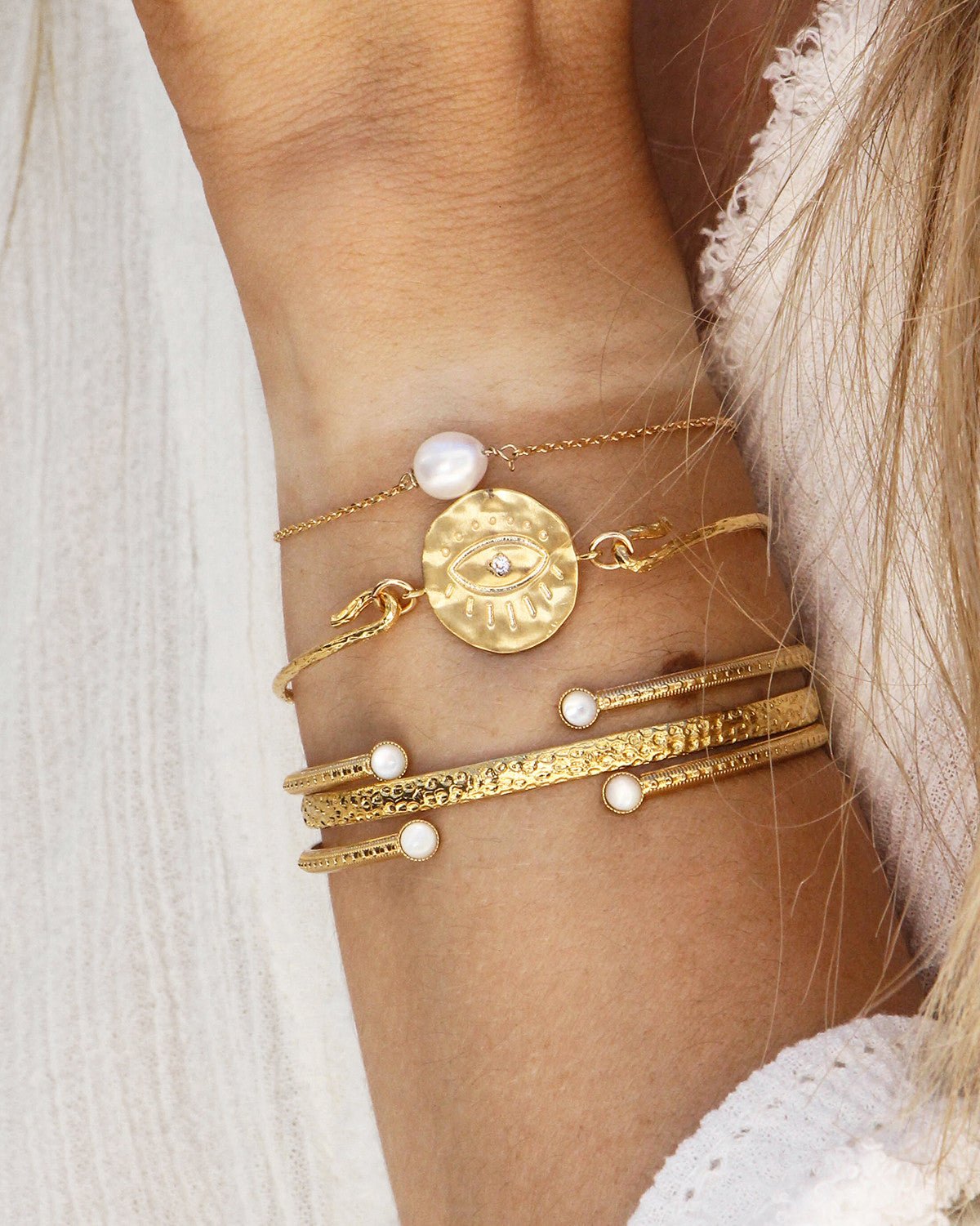 Gold-plated bangle NILAI Golden