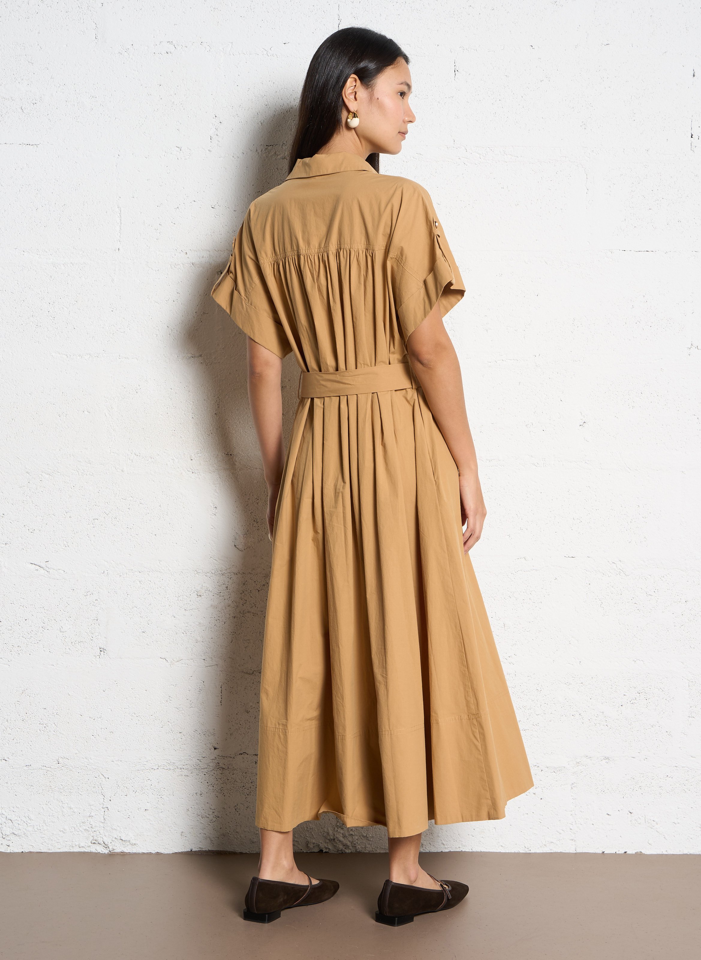 Midi-Kleid mit weitem Schnitt und Trenchcoat-Effekt SUNCOO Beige