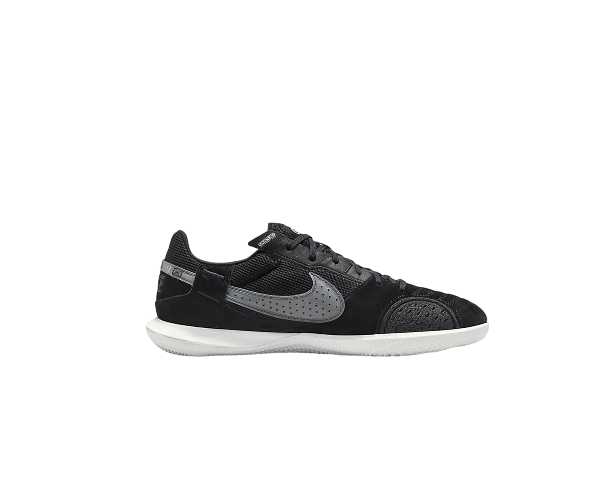 Low-top trainers NIKE Black