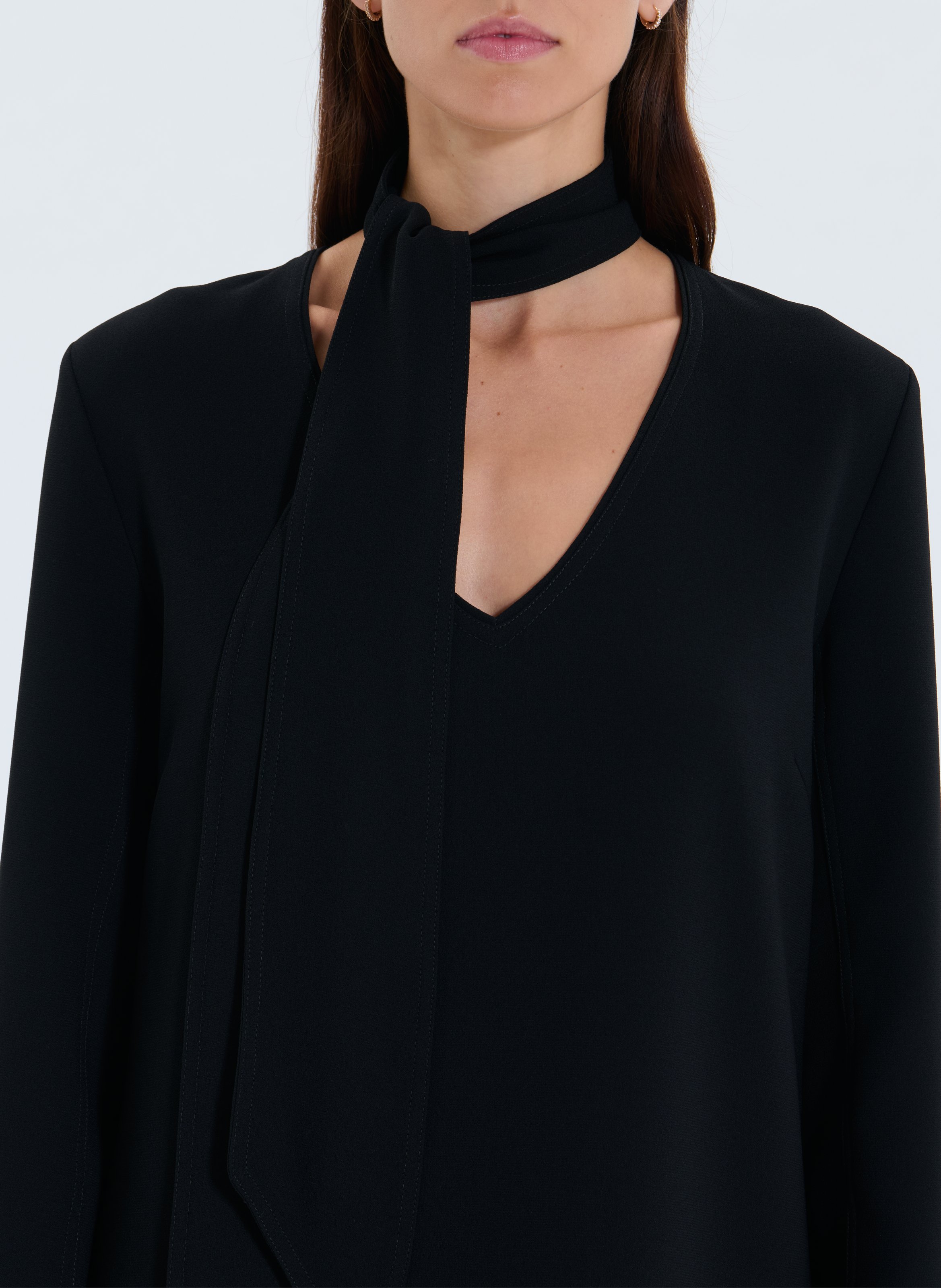 Korte jurk met V-hals ZAPA Black