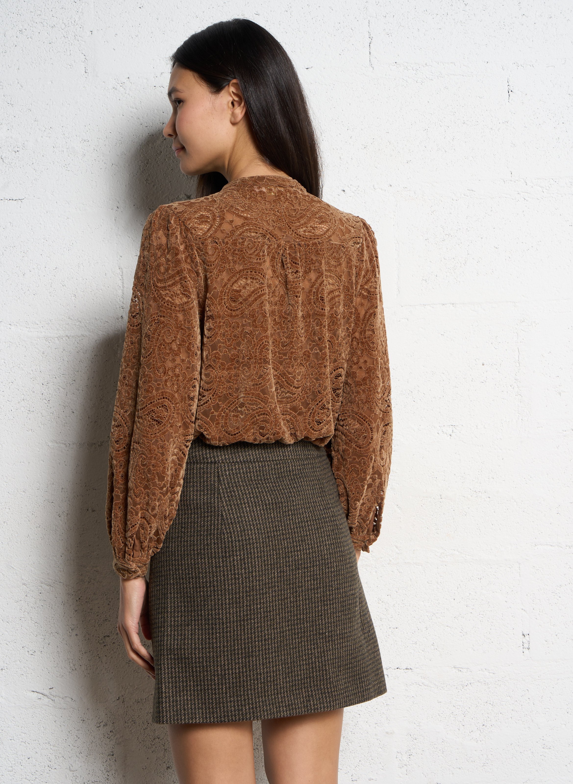 Straight round neck lace blouse LA PETITE ETOILE Brown