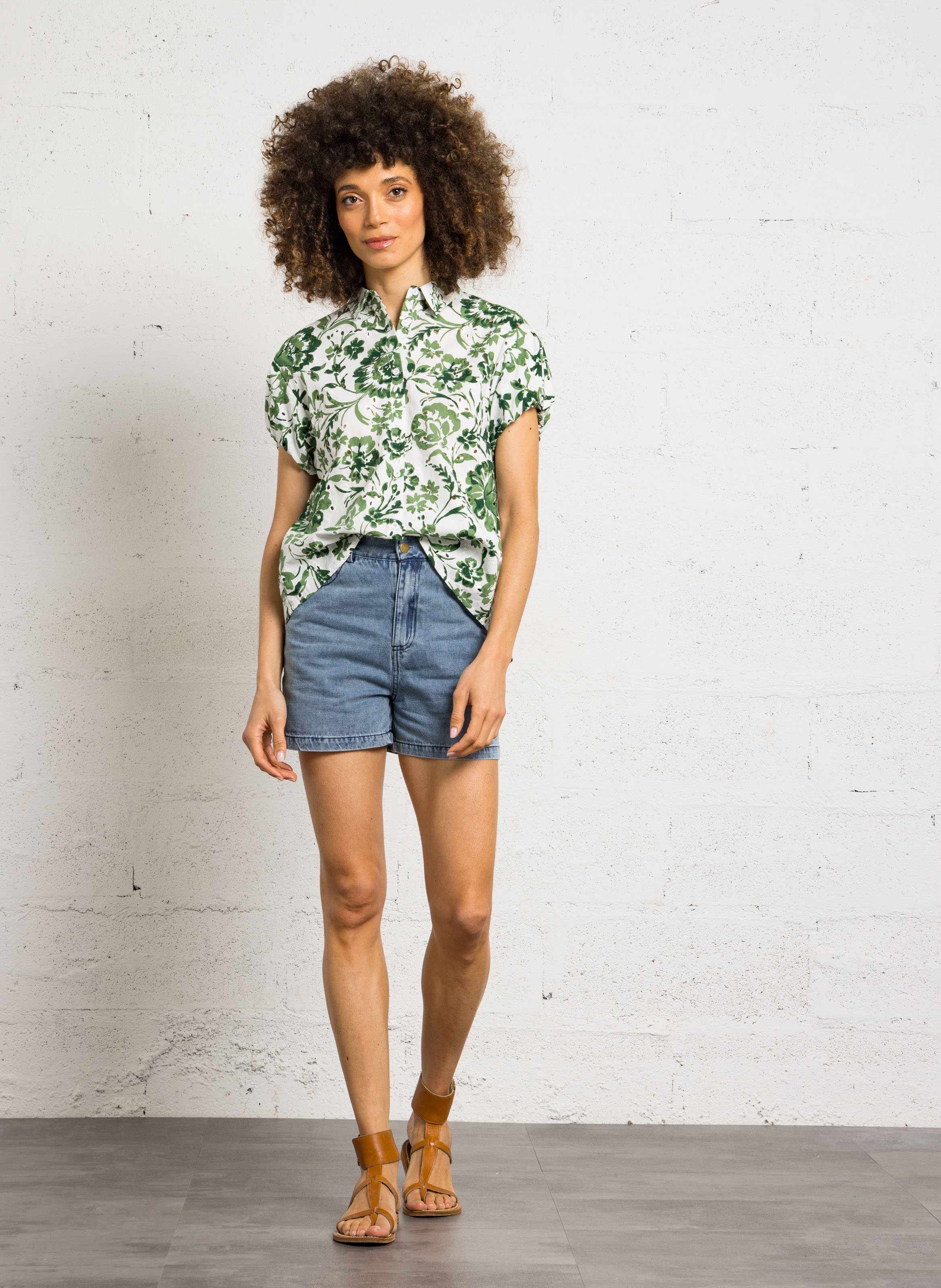 Oversize-Bluse aus Baumwolle mit klassischem Kragen THE KORNER Grun