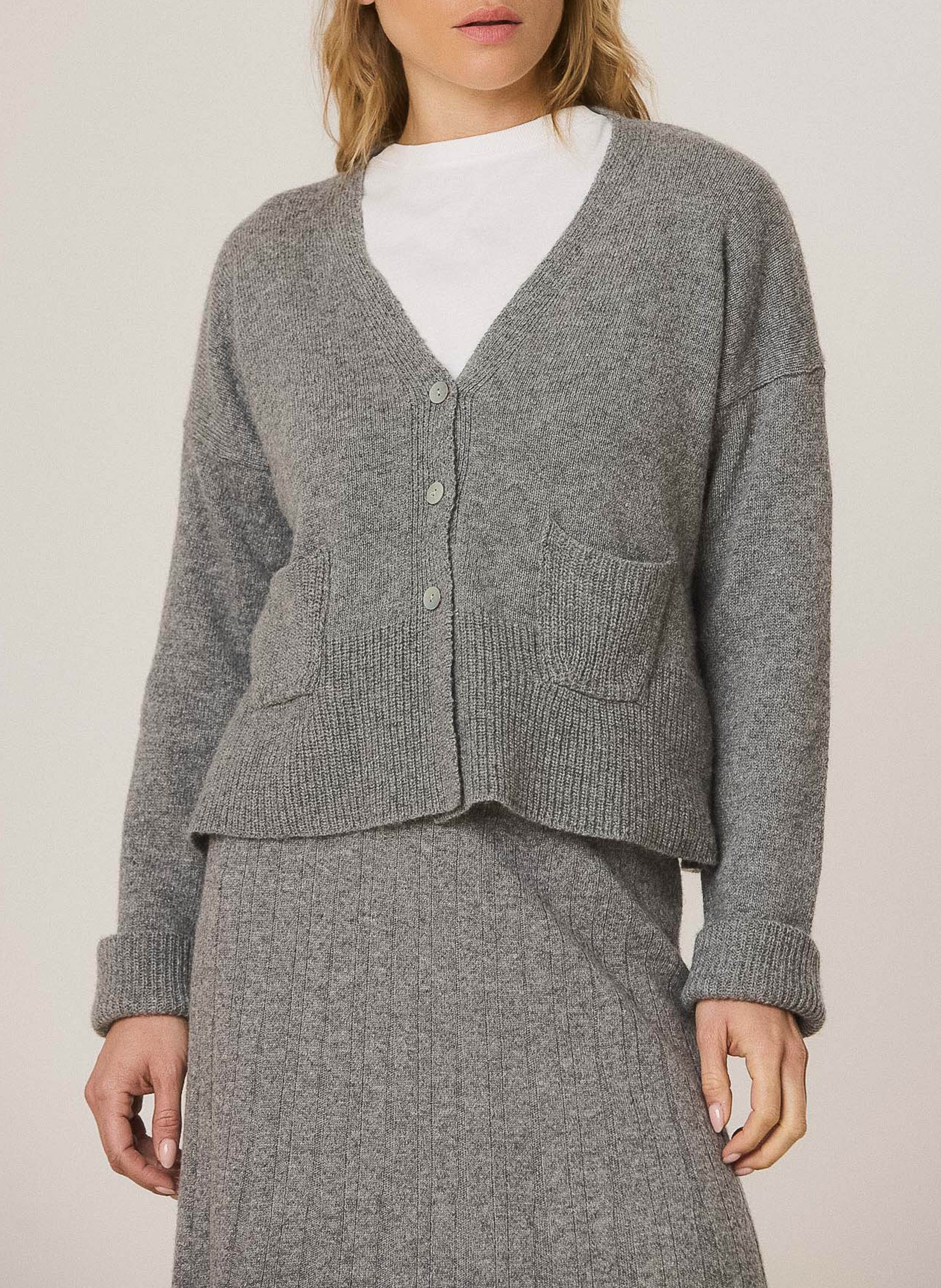Oversized V-neck vest INDI & COLD Grey