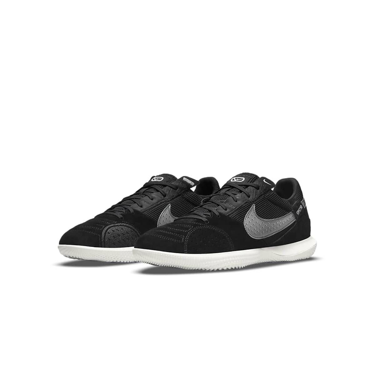 Low-top trainers NIKE Black