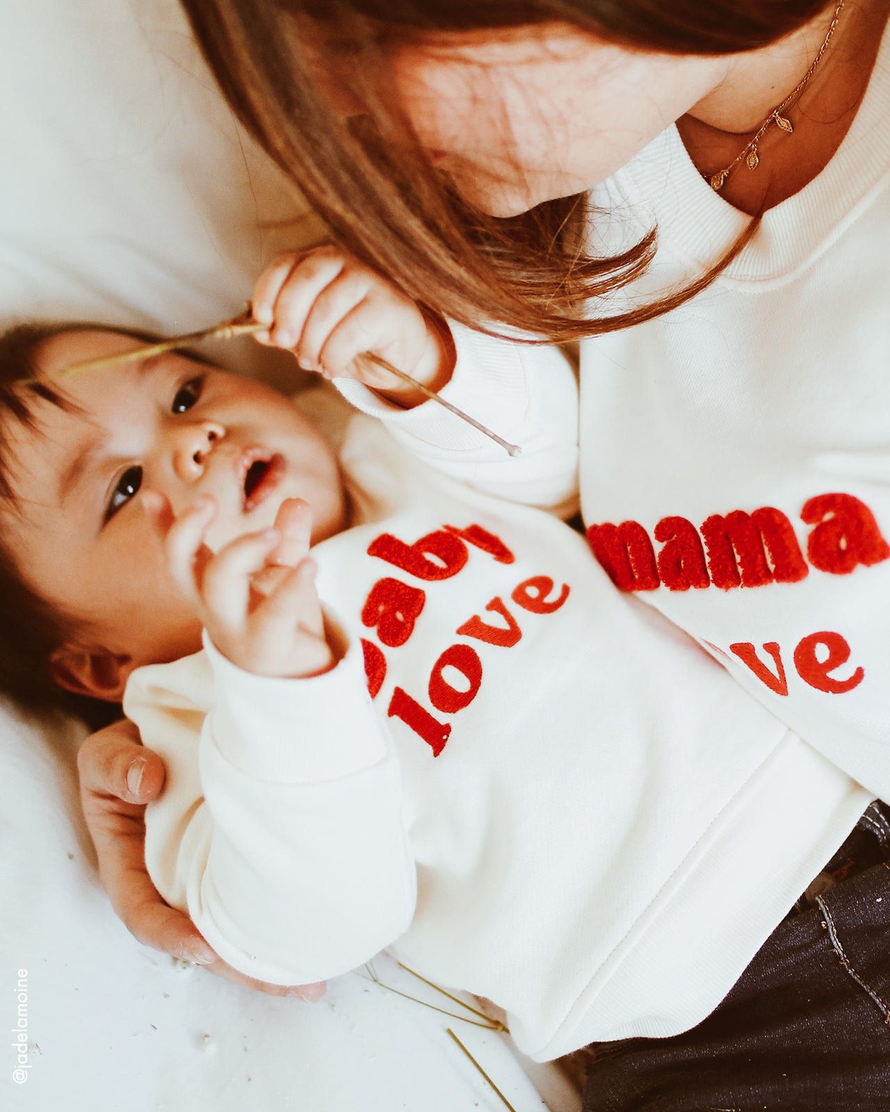 The embroidered baby love sweatshirt in organic cotton EMOI EMOI White