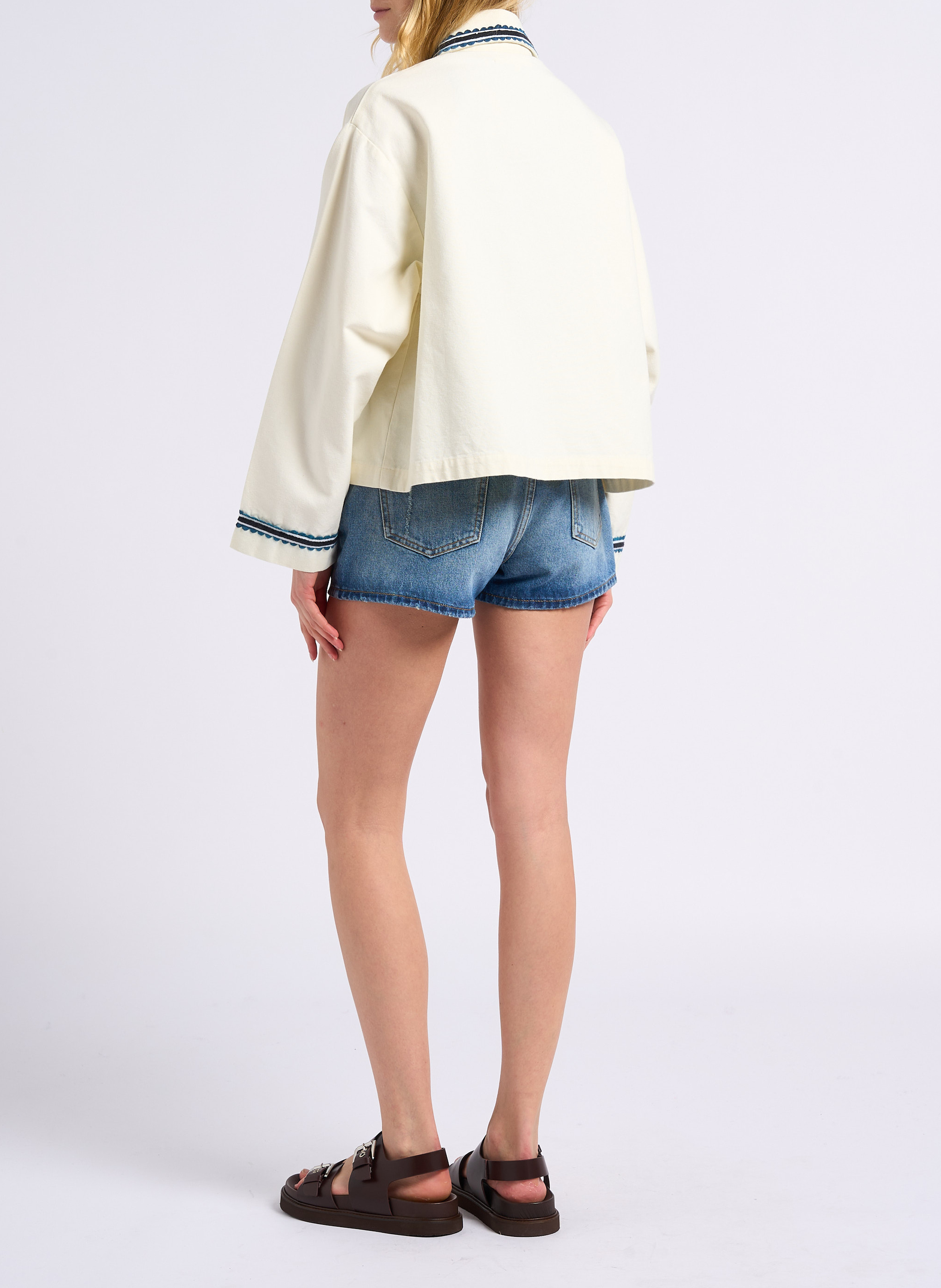 Bestickte Jacke mit klassischem Kragen aus Baumwolle BELLEPIECE Beige