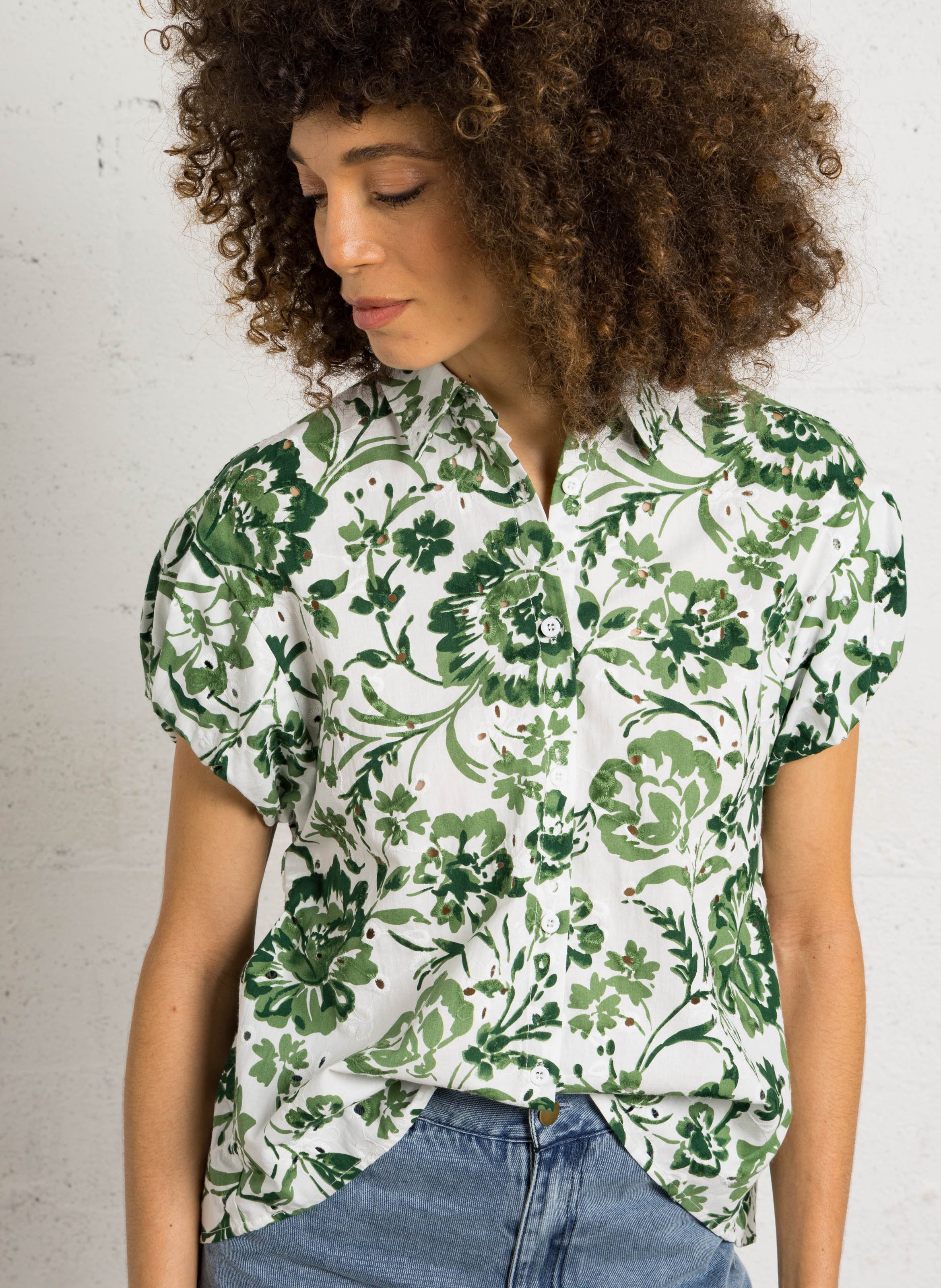 Oversize-Bluse aus Baumwolle mit klassischem Kragen THE KORNER Grun