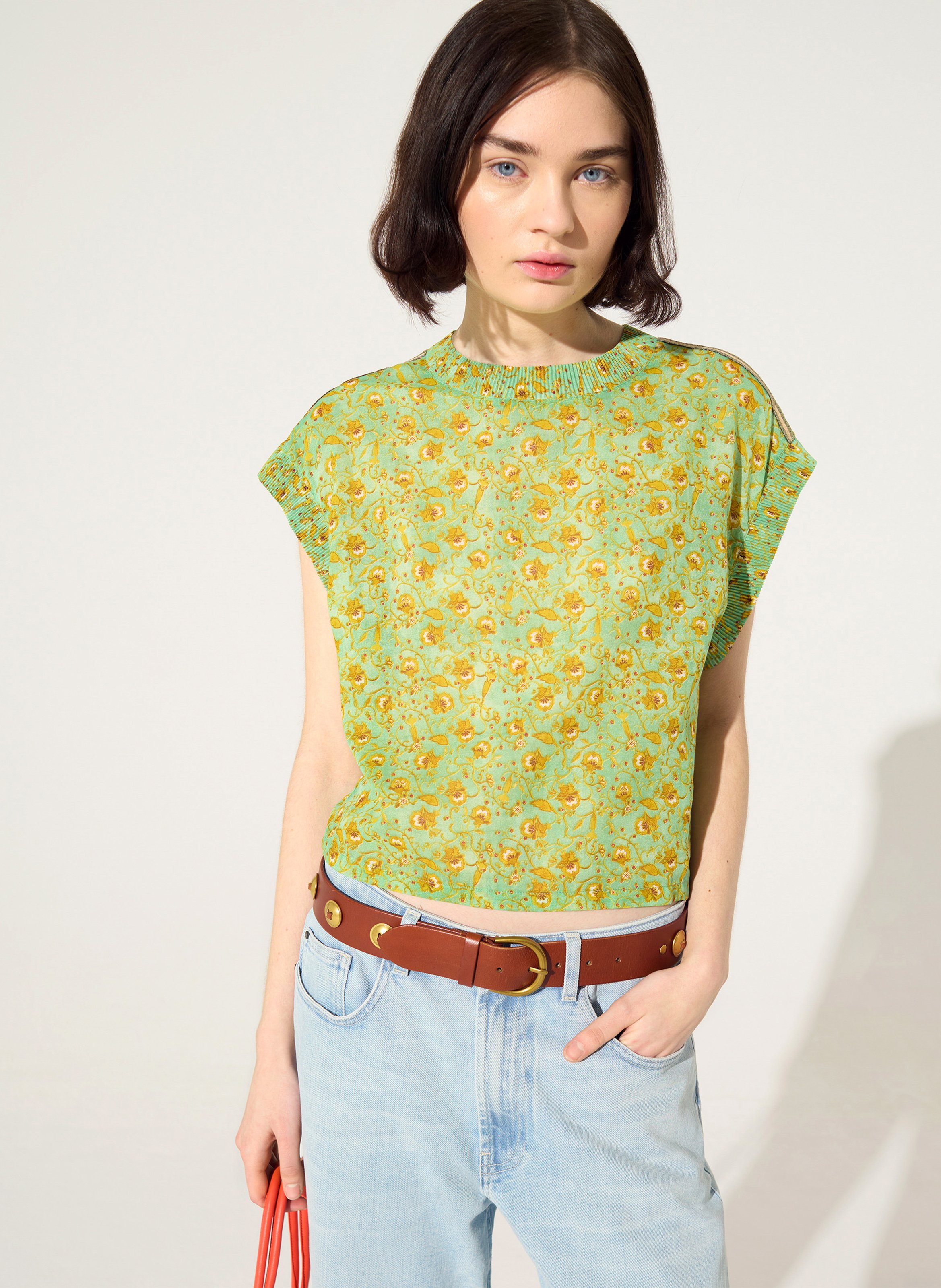 Top estampado cuello redondo. COTELAC Verde