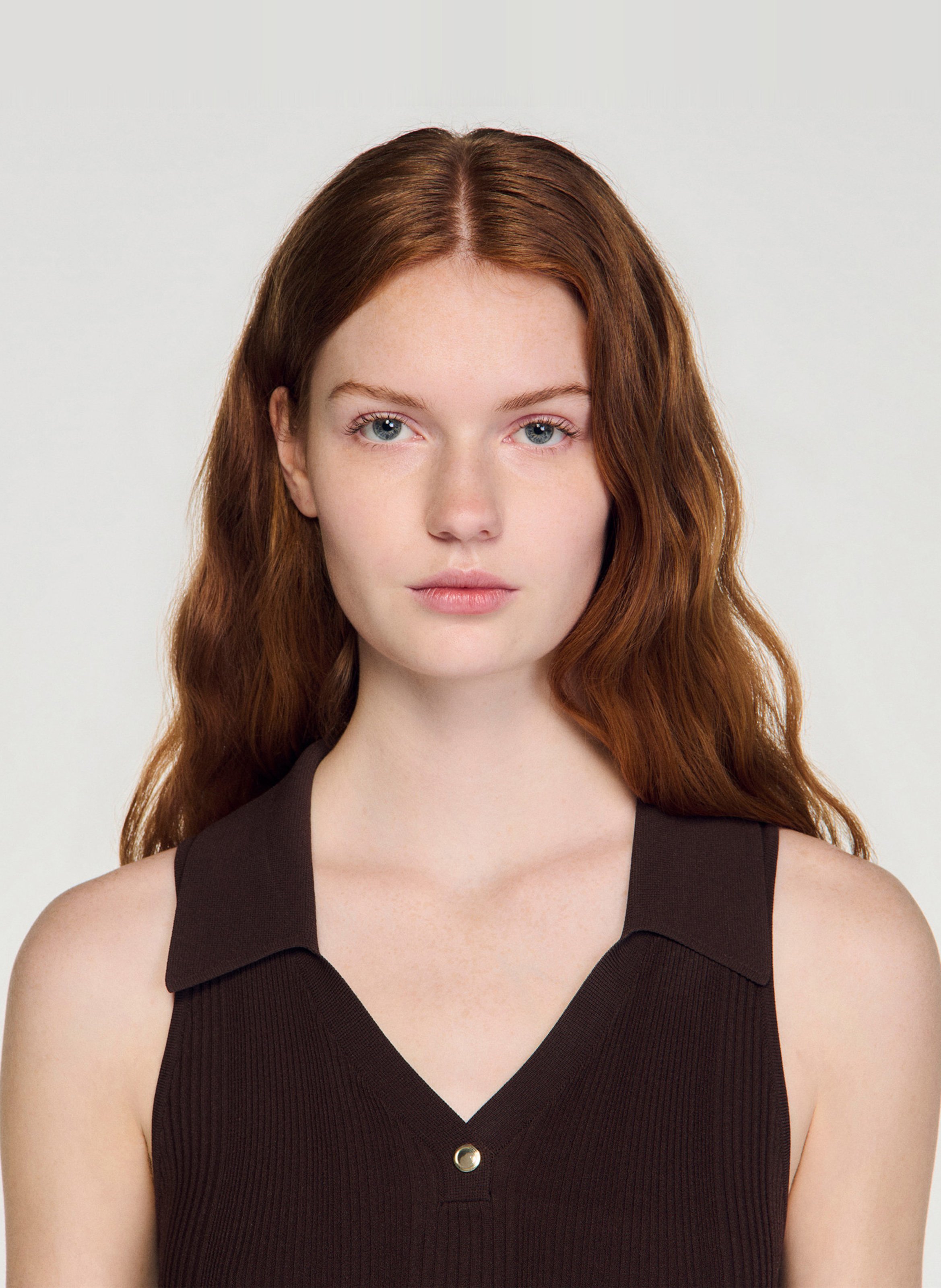 Body met V-hals SANDRO Bruin