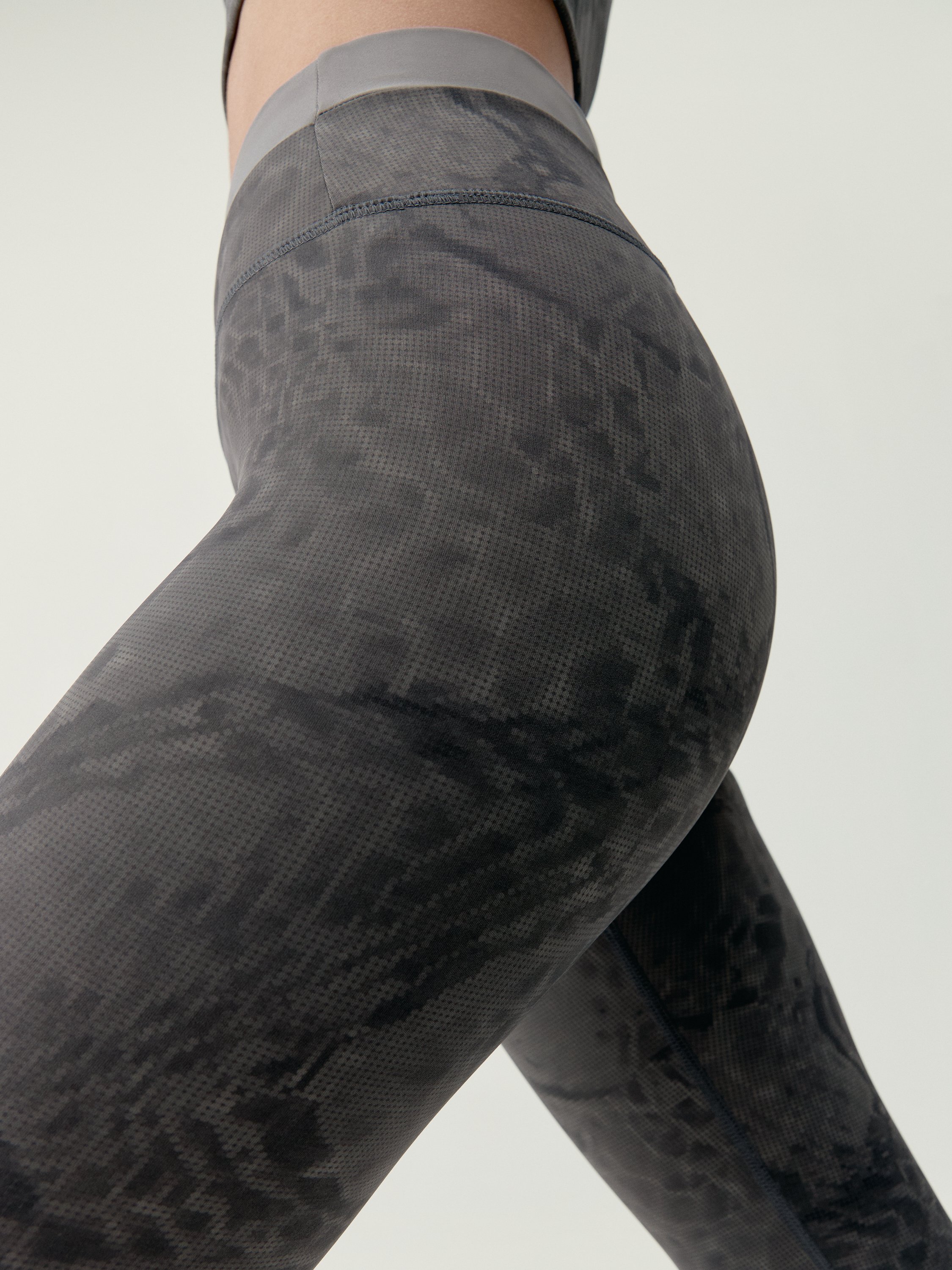 Women's high-waisted quick-dry sports leggings. BORN Brown