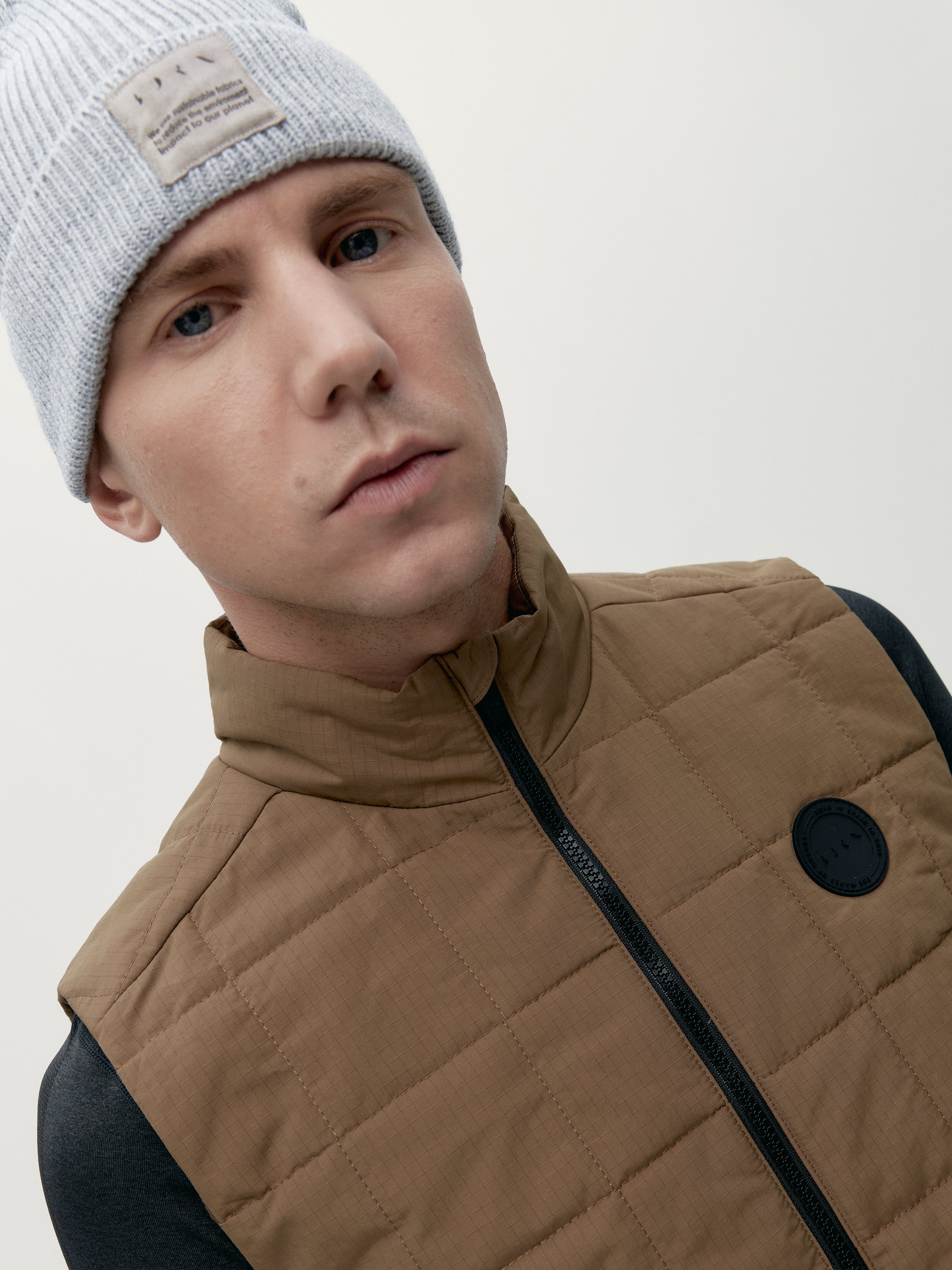 MERRIT sports vest with zipper BORN LIVING YOGA Brown