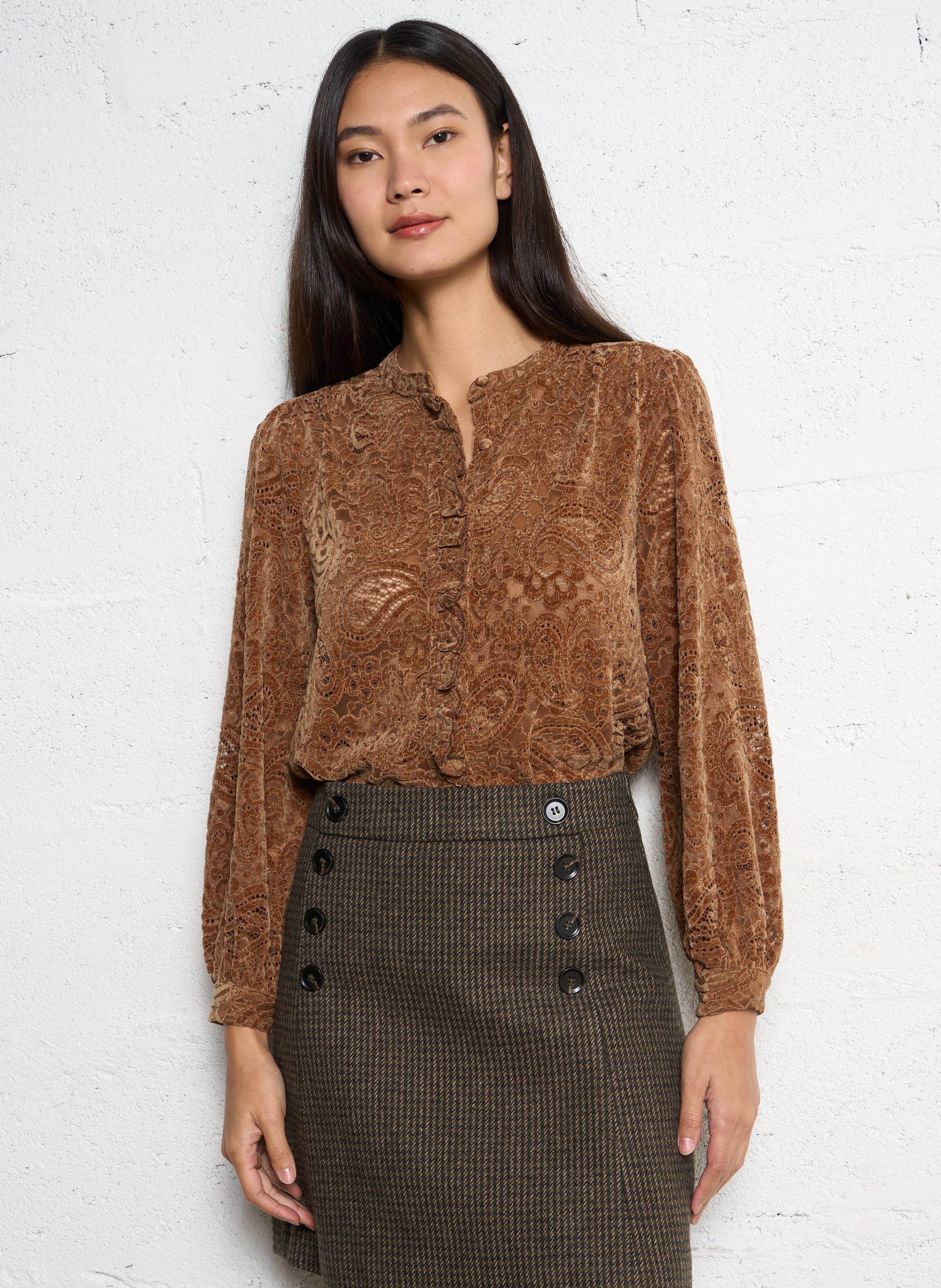 Straight round neck lace blouse LA PETITE ETOILE Brown