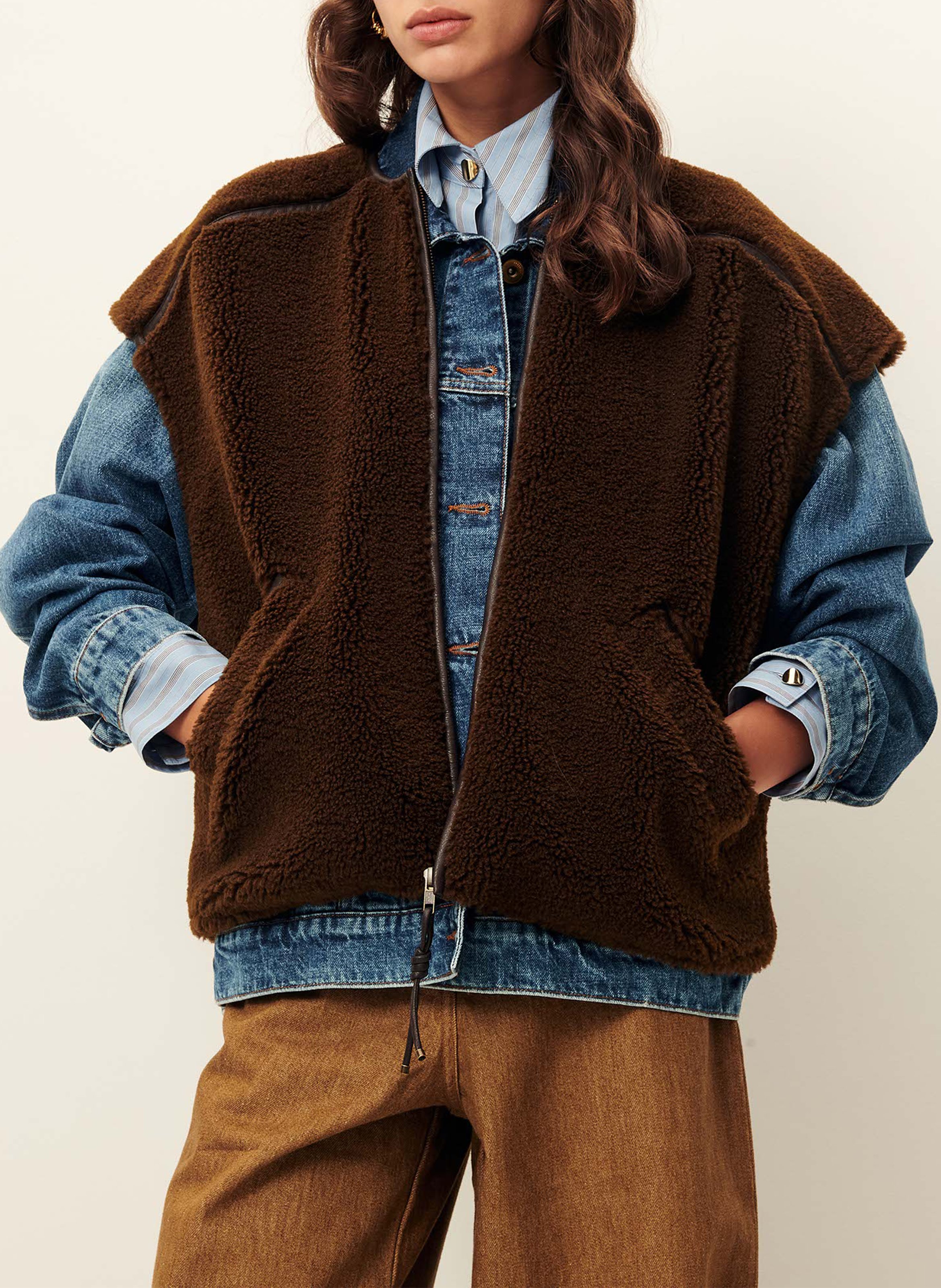 Veste sans manches zippée en fourrure bouclée SESSUN