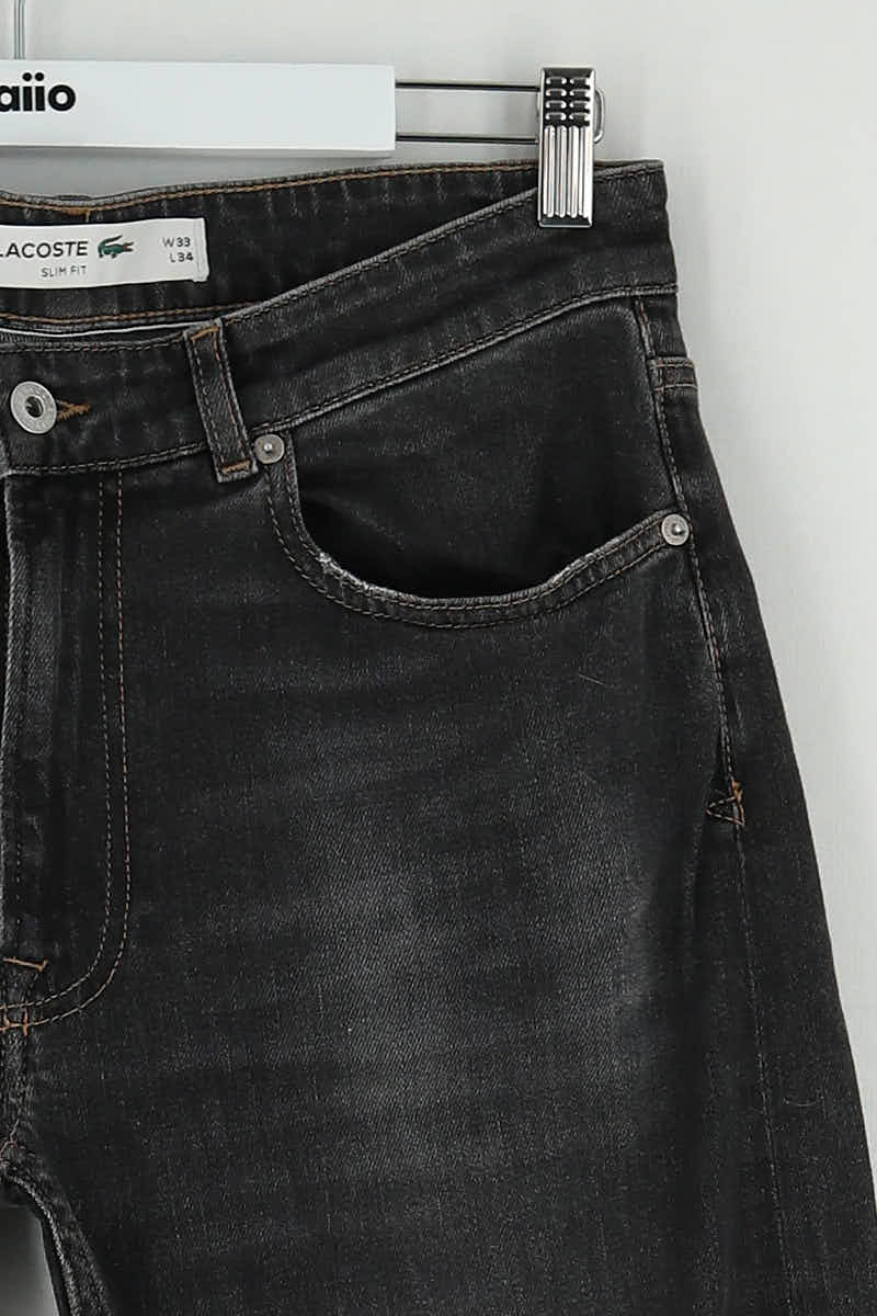 - Straight-leg jeans
- 5 pockets
- Straight cut
- Faded effect LACOSTE - SECONDE MAIN Grey