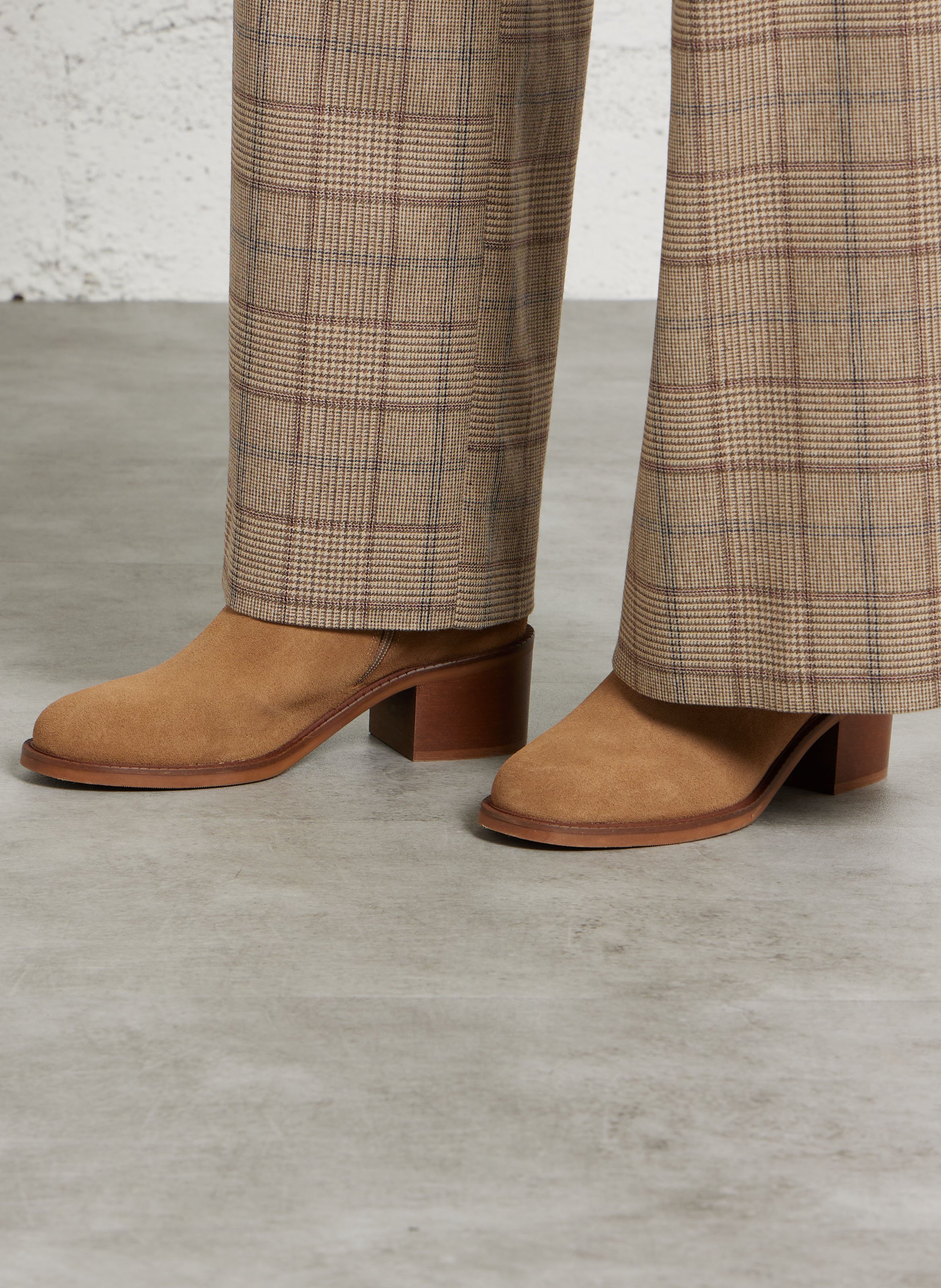 Bottines en cuir velours COSMOPARIS Beige