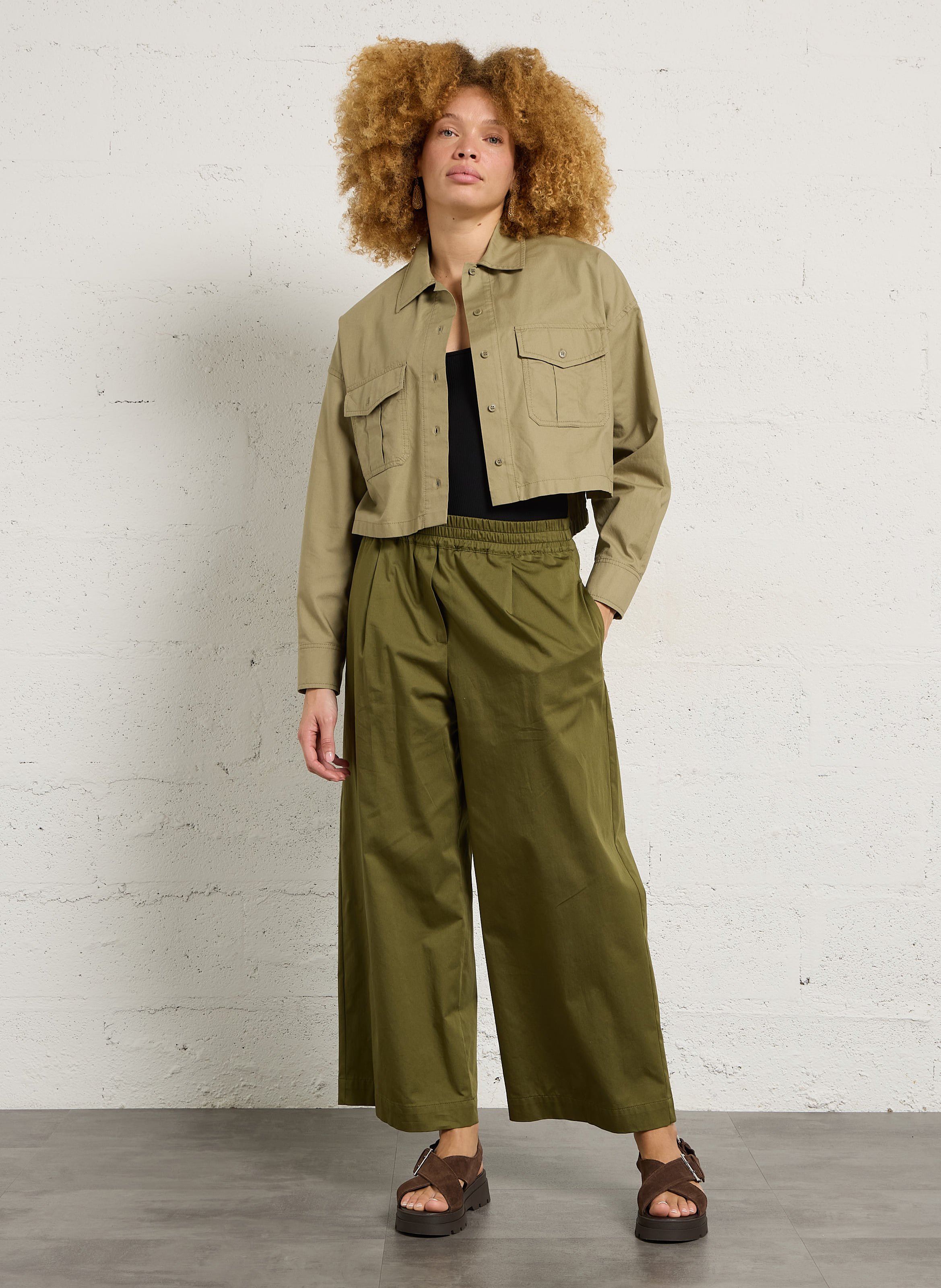 Kurze einfarbige Knopfjacke MAX MARA WEEK END Grun