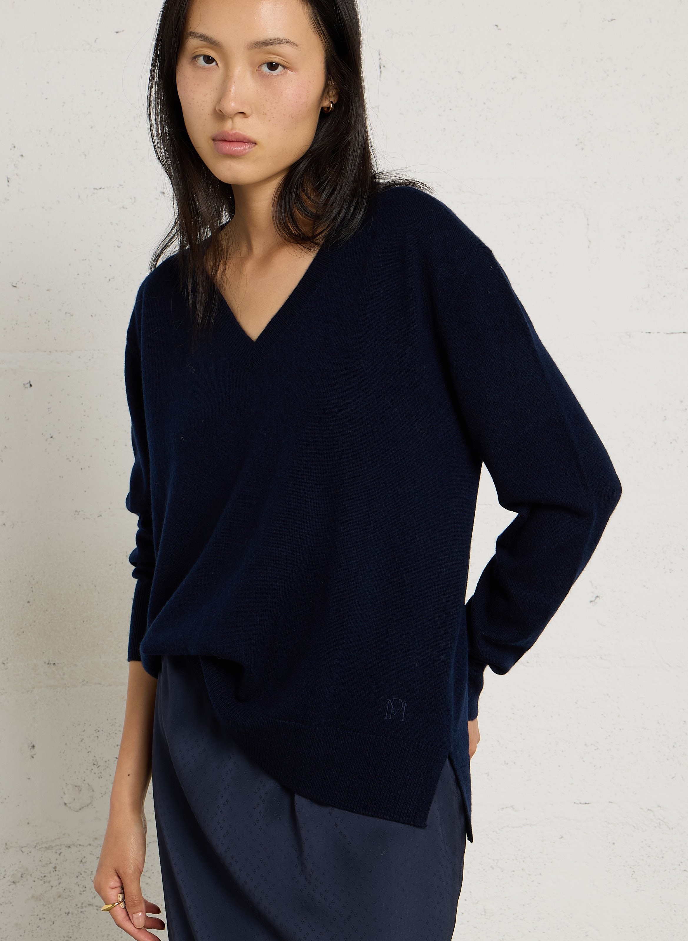Rechte pullover met V-hals in wol en kasjmier PETITE MENDIGOTE Blauw