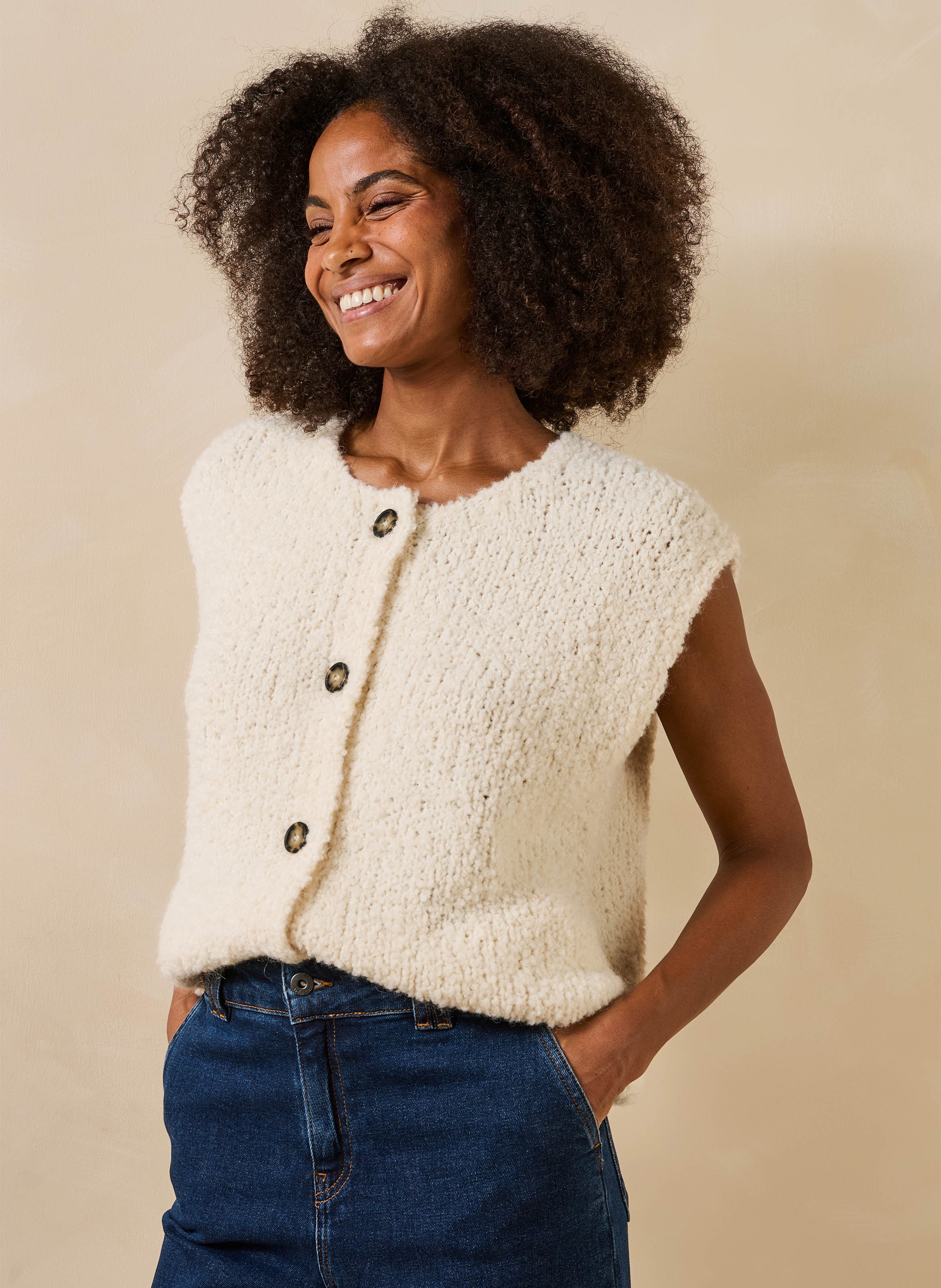 Gilet droit col rond effet fourrure LA FEE MARABOUTEE White