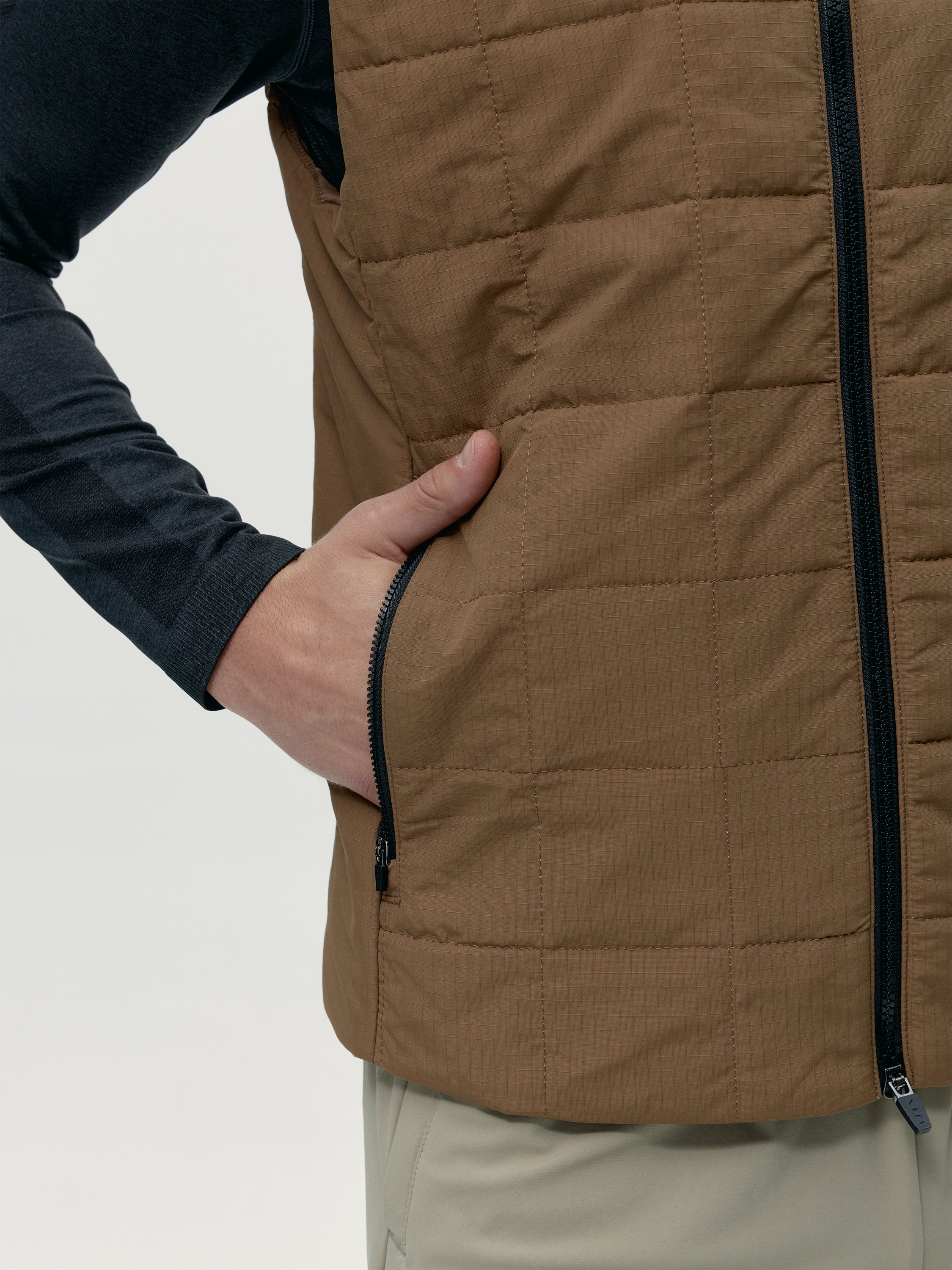 MERRIT sports vest with zipper BORN LIVING YOGA Brown