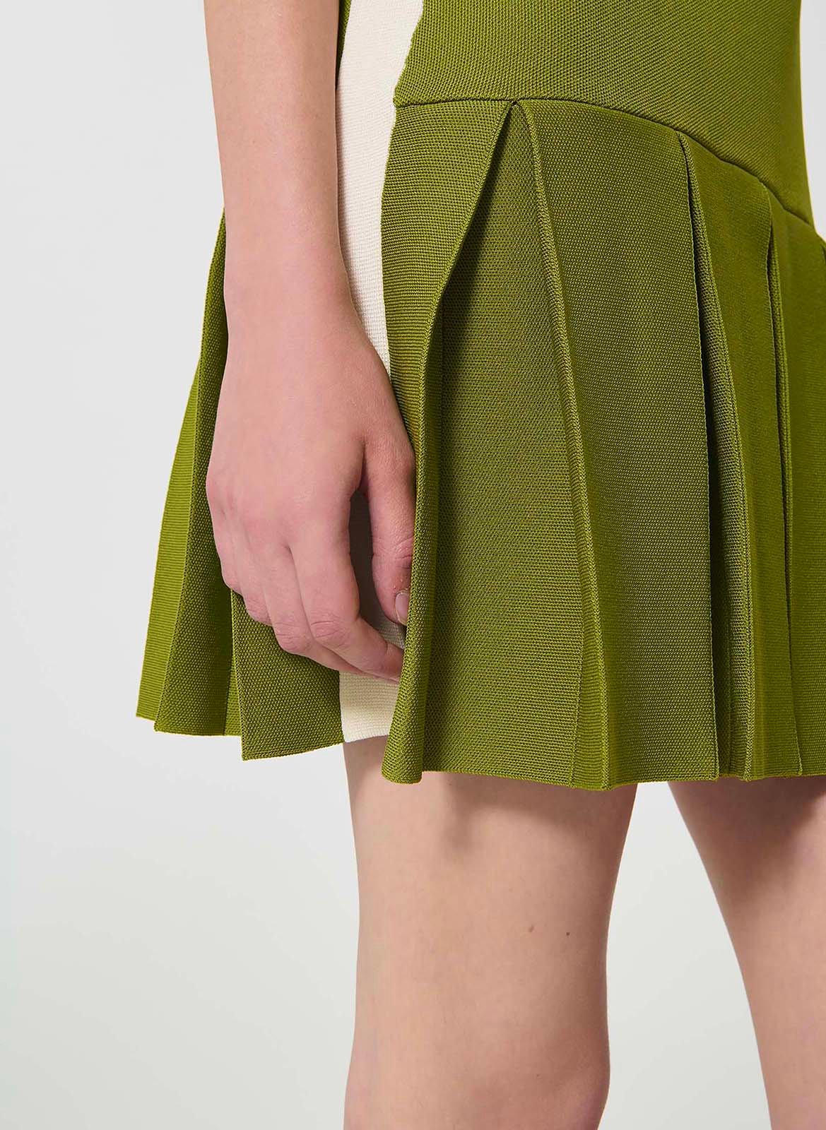 Robe courte plissée manches courtes  TARA JARMON Vert