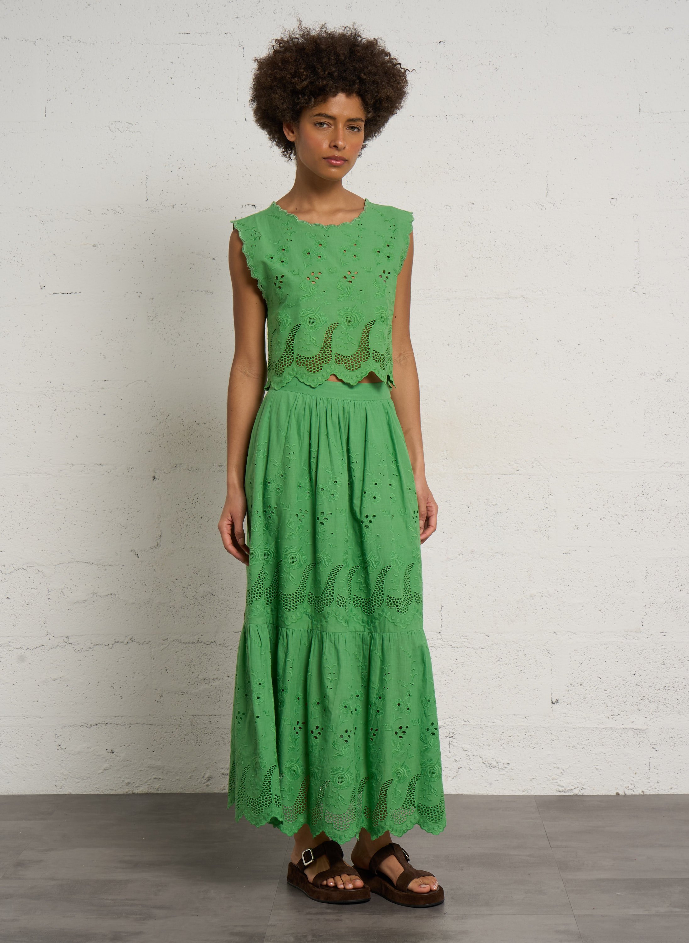 Langer ausgestellter Rock mit englischer Stickerei aus Baumwolle PETITE MENDIGOTE Grun