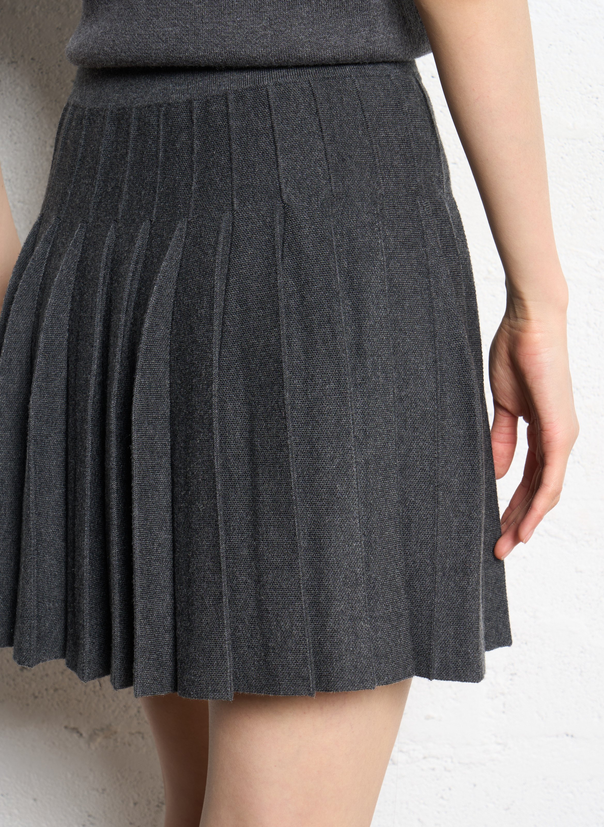 Ausgestellter Faltenrock SUNCOO Schwarz