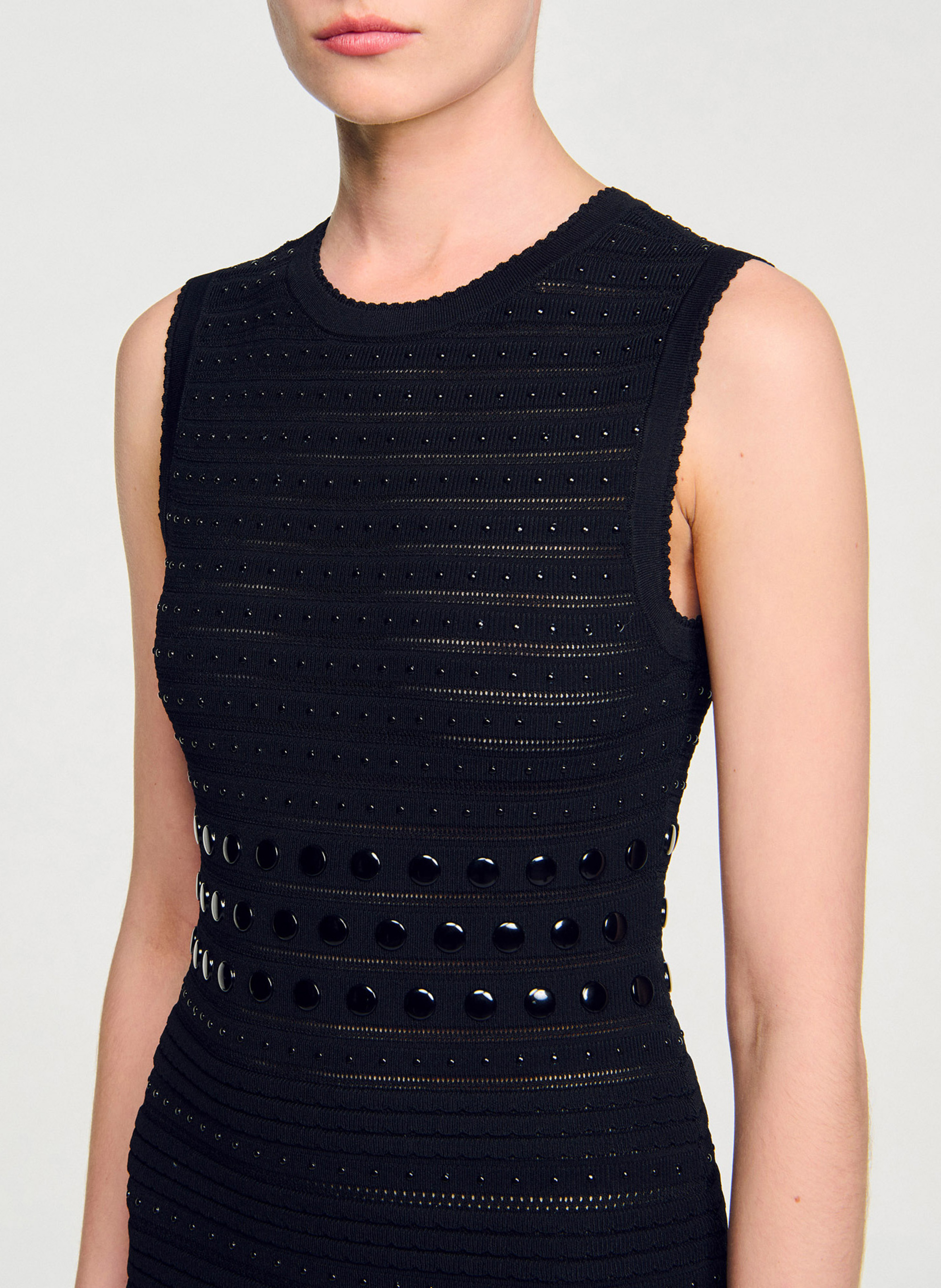 Knielange aansluitende jurk van gebreide stof met ronde hals SANDRO Zwart