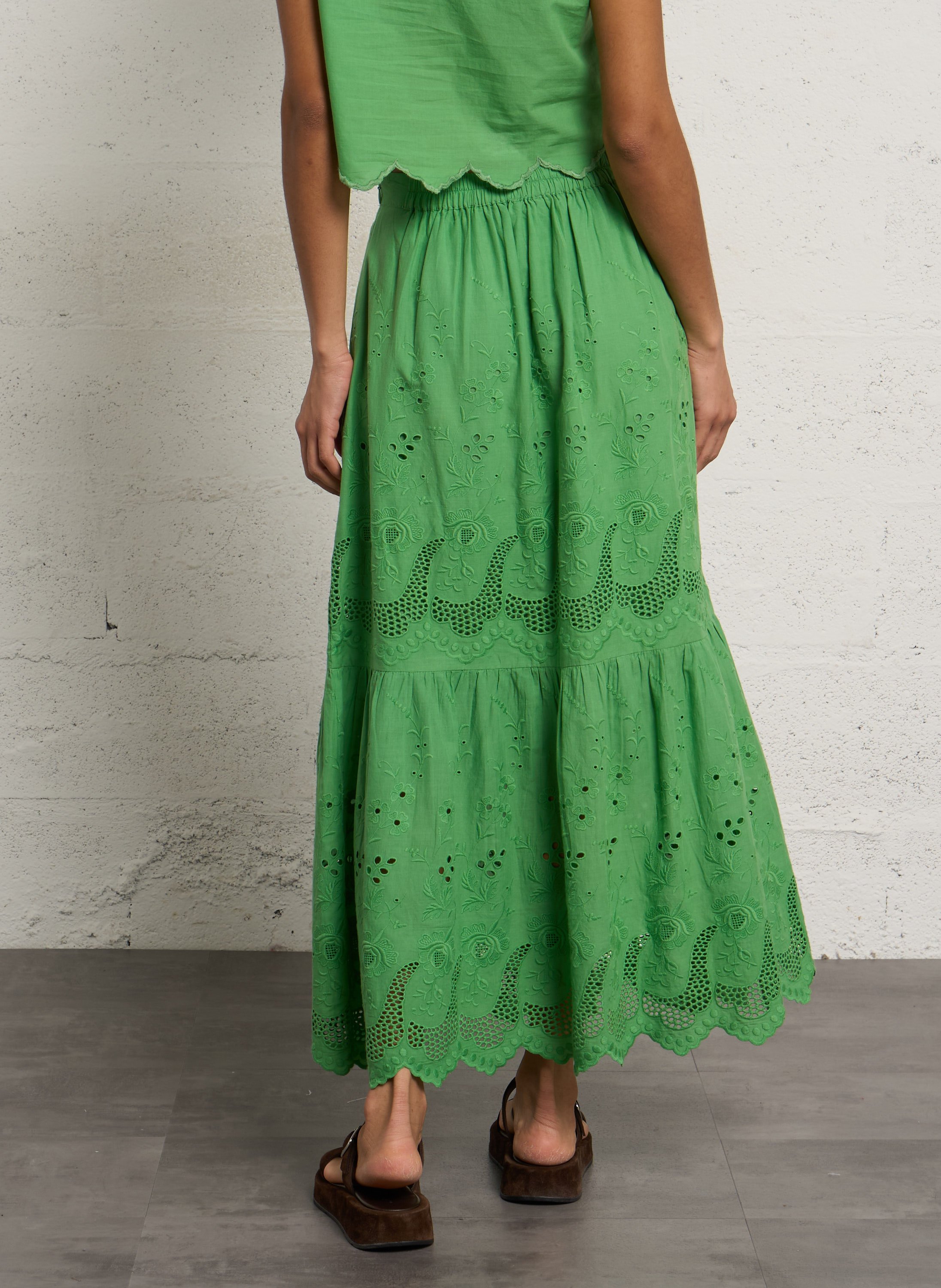 Langer ausgestellter Rock mit englischer Stickerei aus Baumwolle PETITE MENDIGOTE Grun