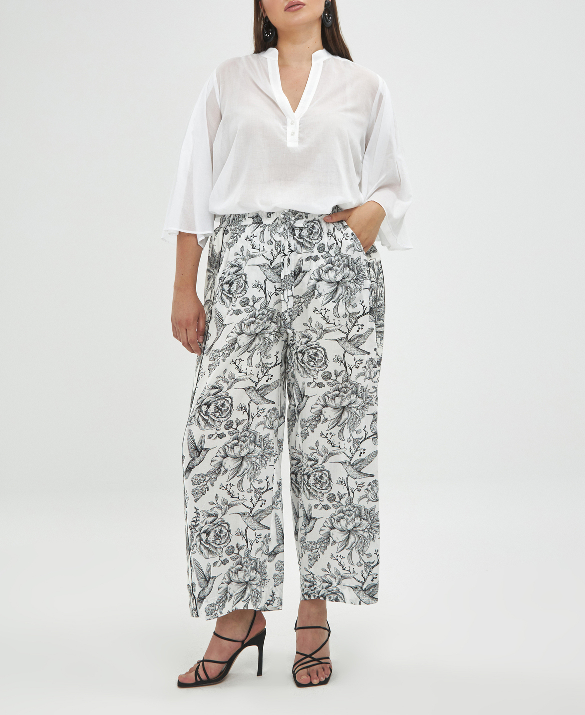 Zigarettenhose mit exotischem Blumenprint MAT FASHION Mehrfarbig