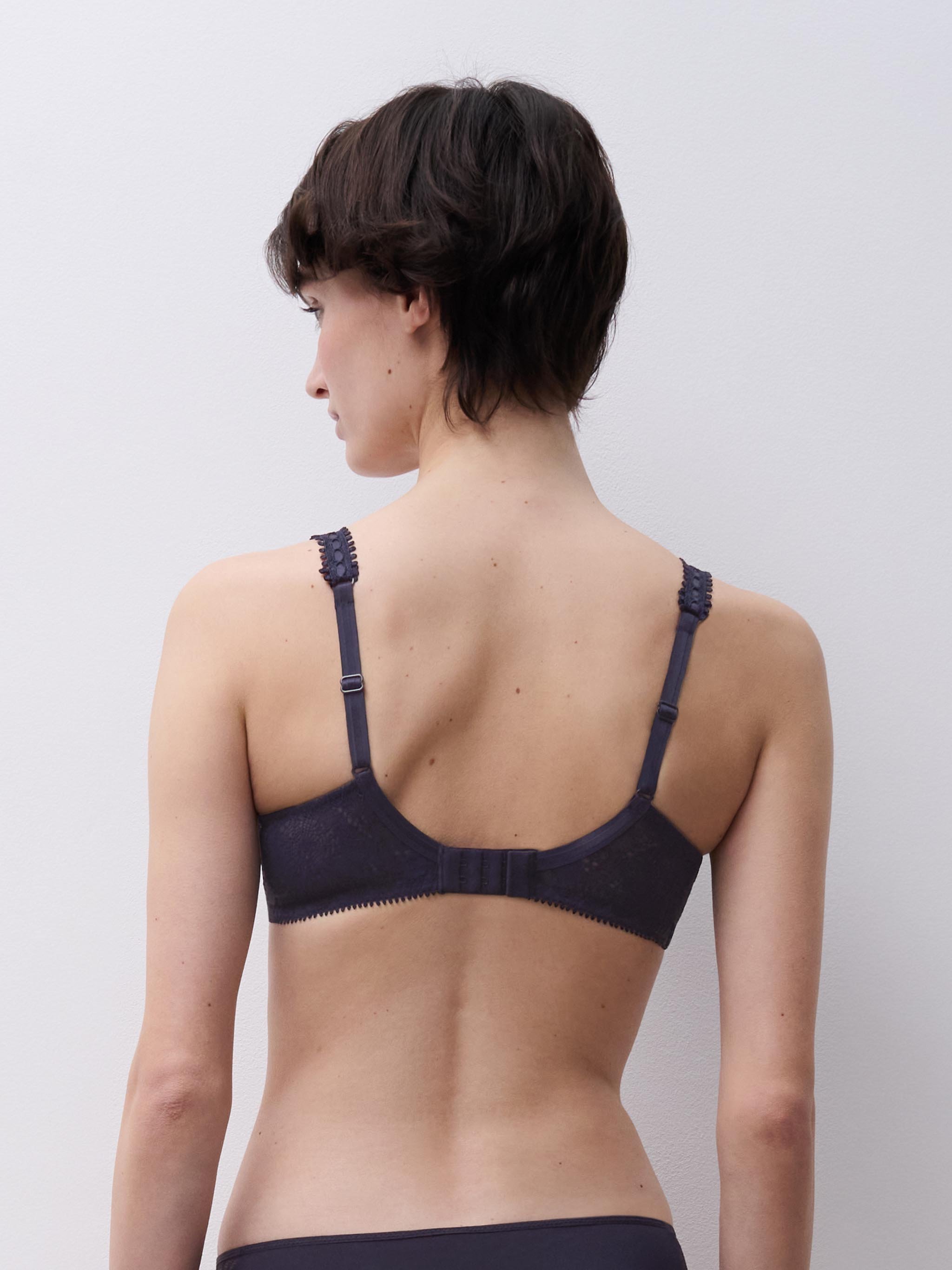 Soutien-gorge mémoire de forme emboîtant en dentelle CHANTELLE Bleu