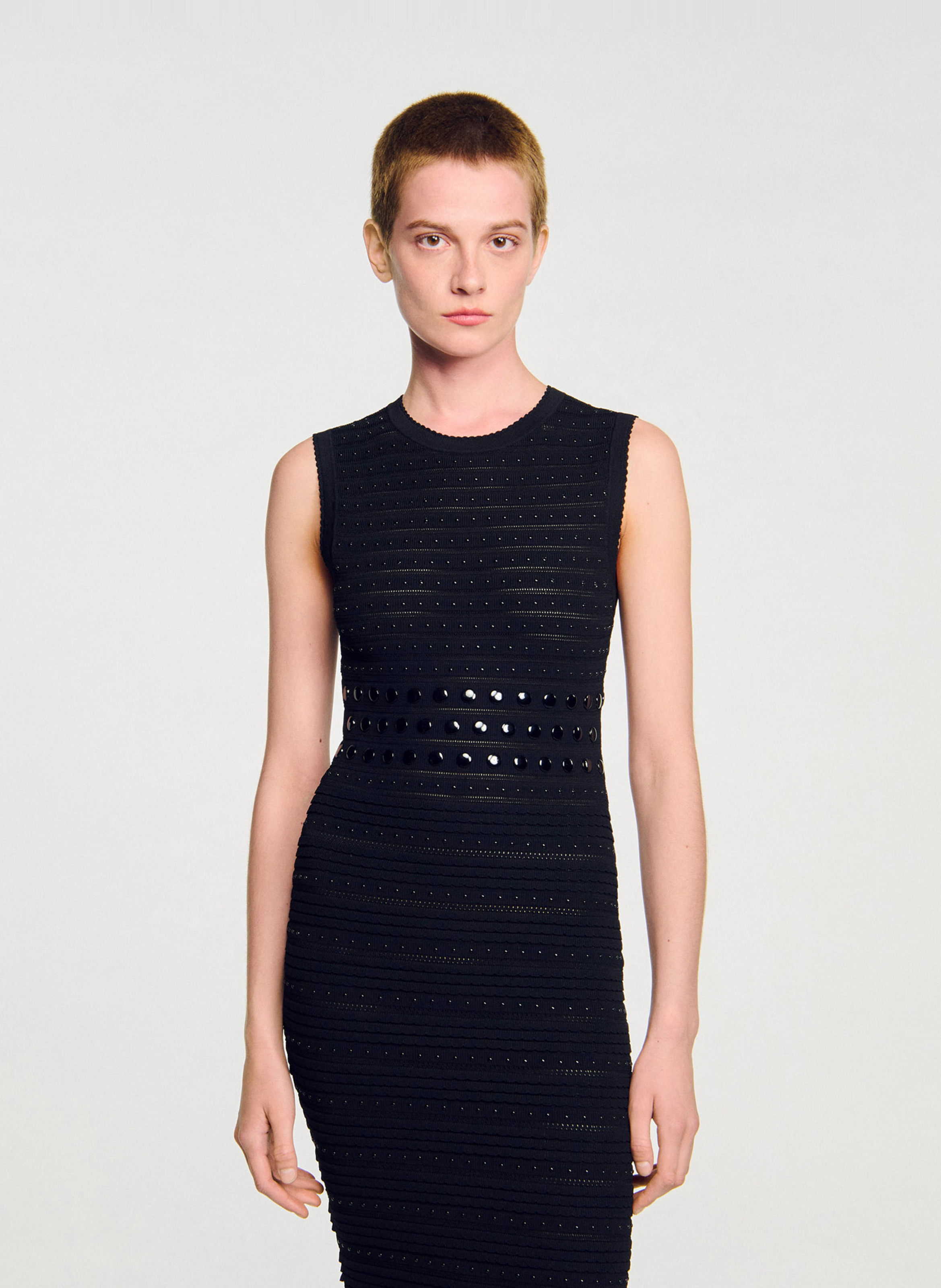 Knielange aansluitende jurk van gebreide stof met ronde hals SANDRO Zwart