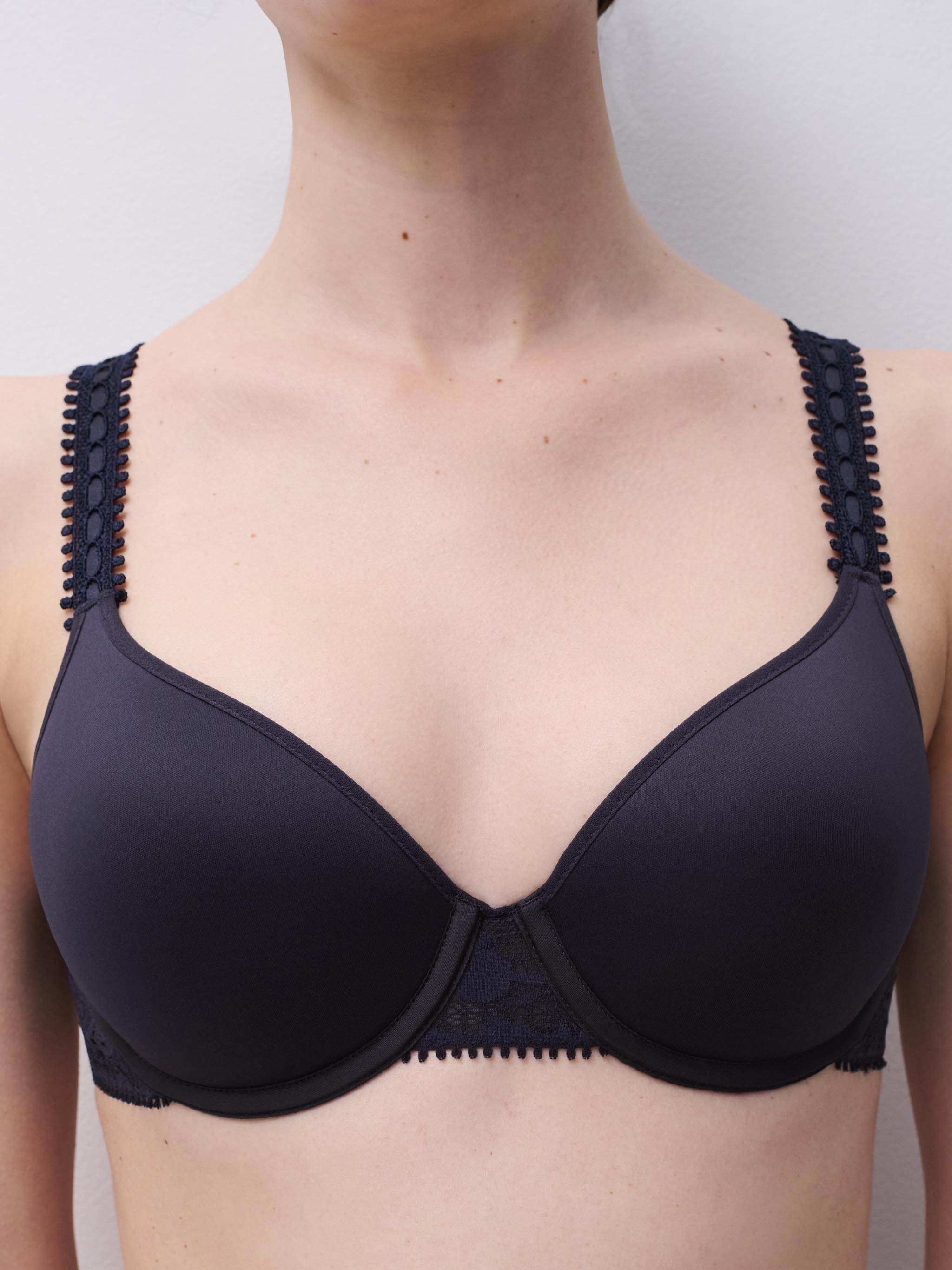 Soutien-gorge mémoire de forme emboîtant en dentelle CHANTELLE Bleu